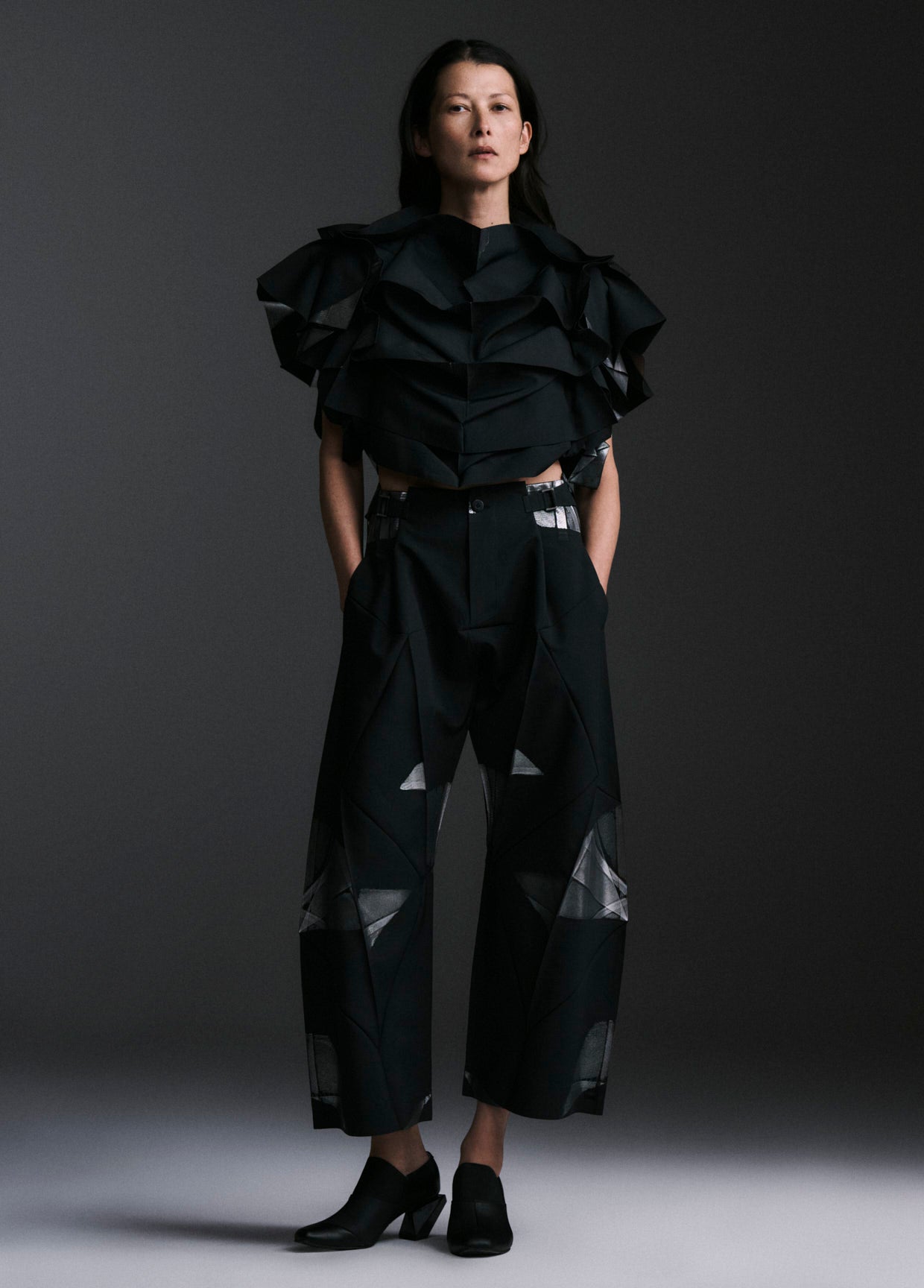 132 5. ISSEY MIYAKE LOOK 10