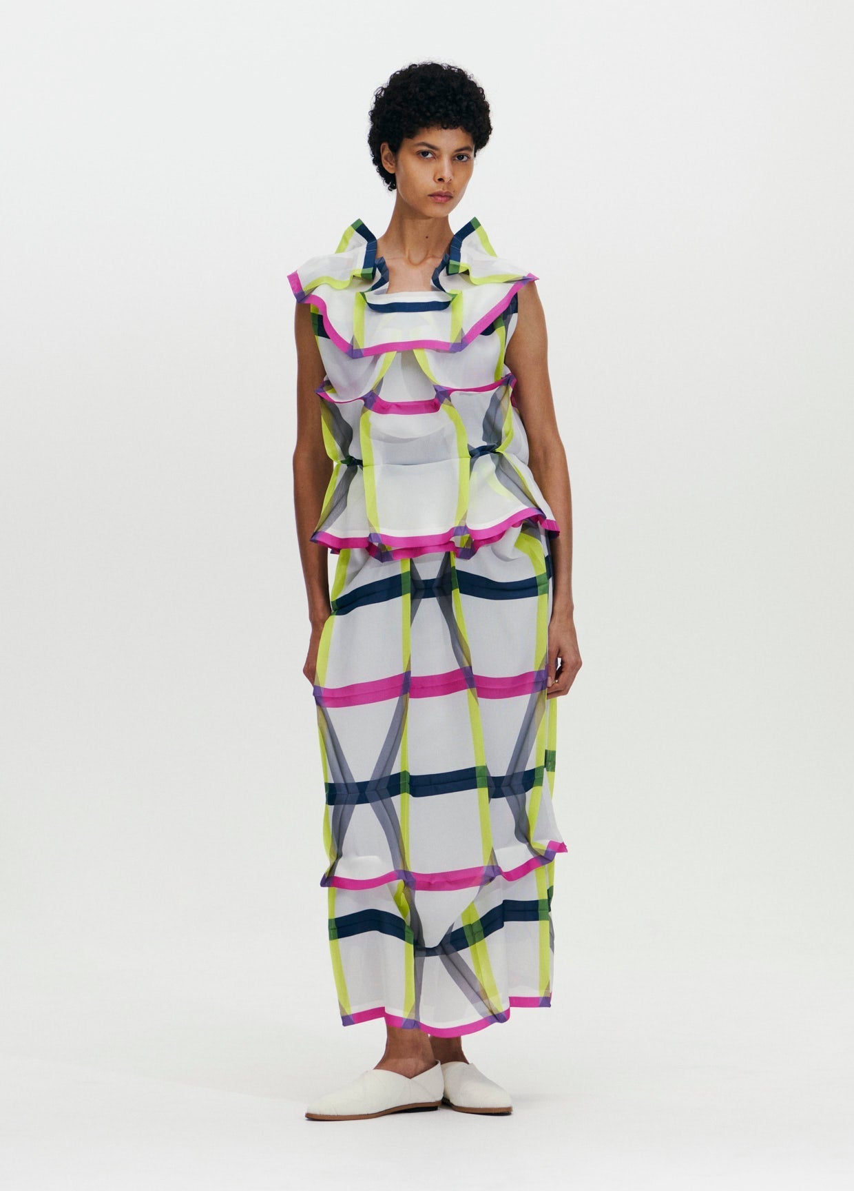 132 5. ISSEY MIYAKE LOOK 22