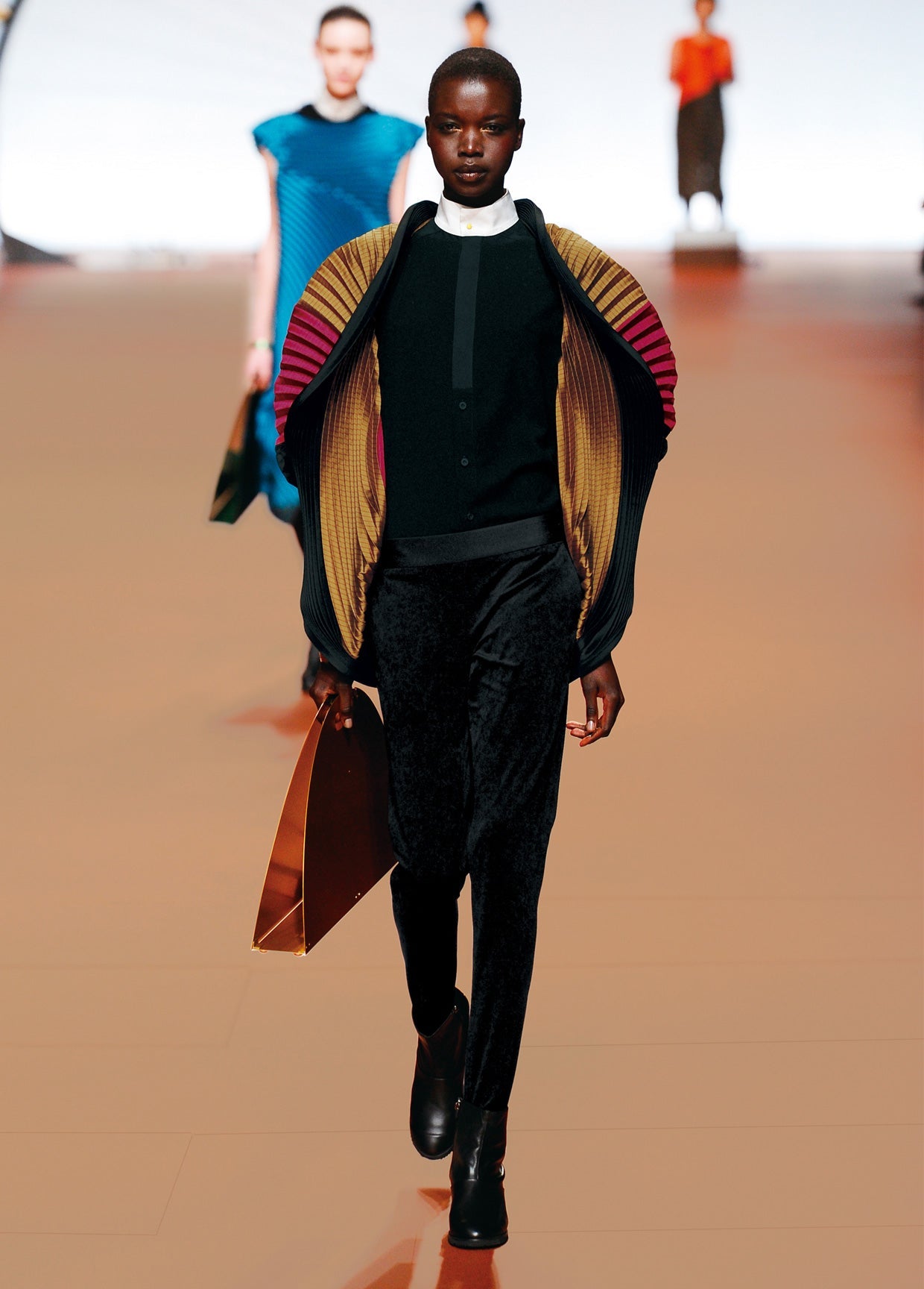 ISSEY MIYAKE AUTUMN WINTER 2014 コレクション 03