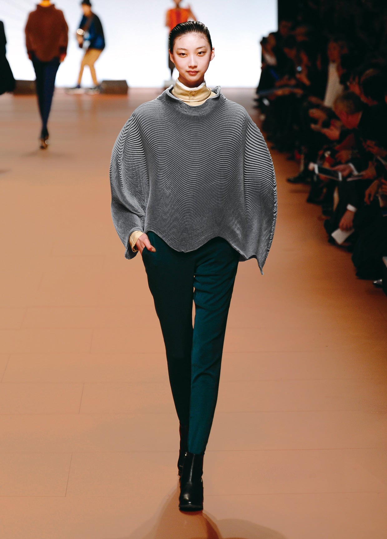 ISSEY MIYAKE AUTUMN WINTER 2014 コレクション 26