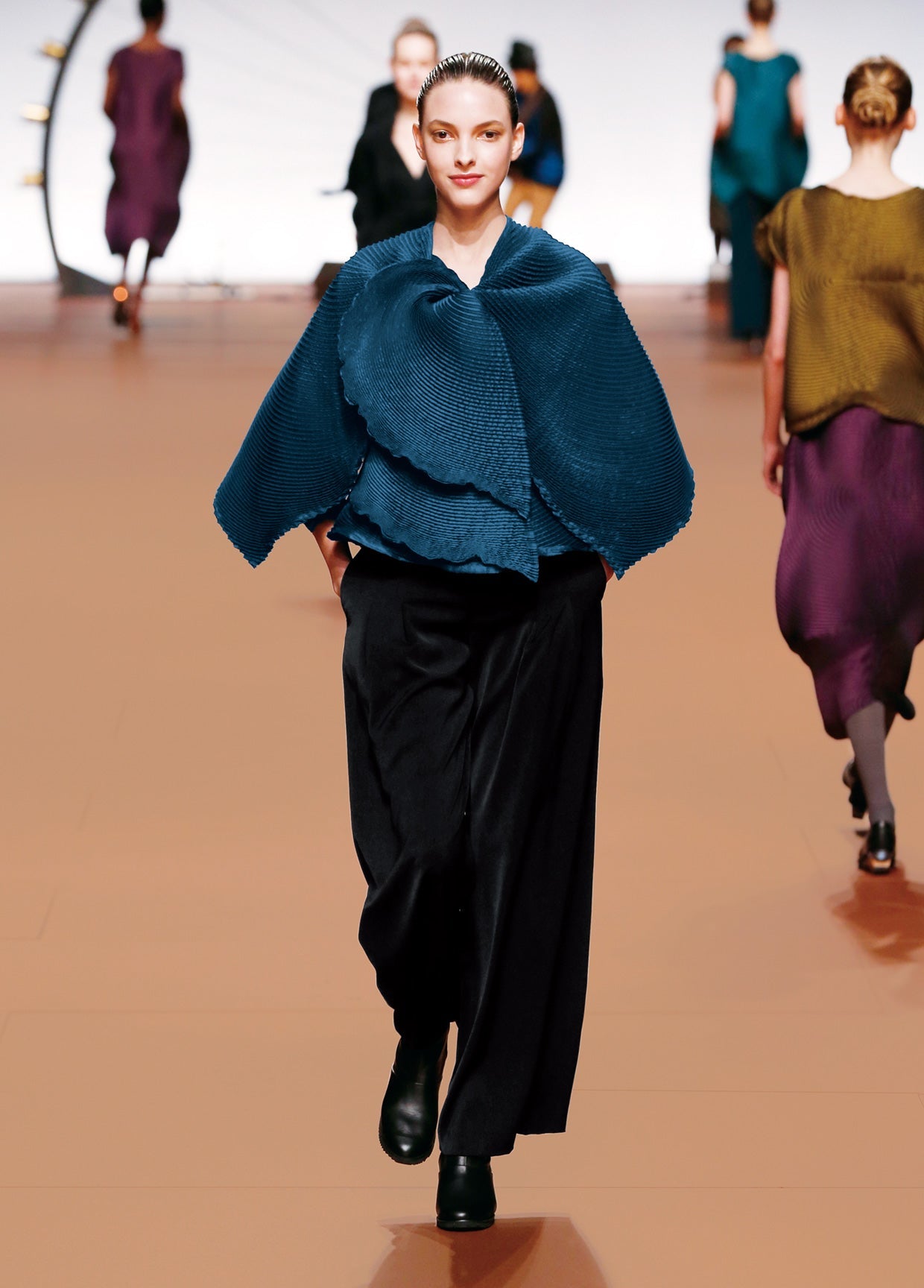 ISSEY MIYAKE AUTUMN WINTER 2014 コレクション 34