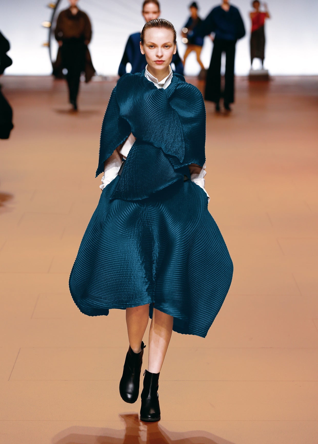 ISSEY MIYAKE AUTUMN WINTER 2014 コレクション 37