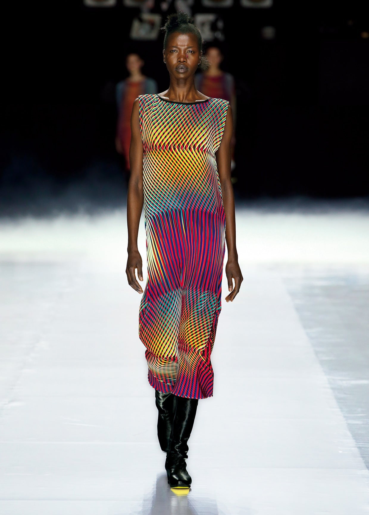 ISSEY MIYAKE AUTUMN WINTER 2016 コレクション01