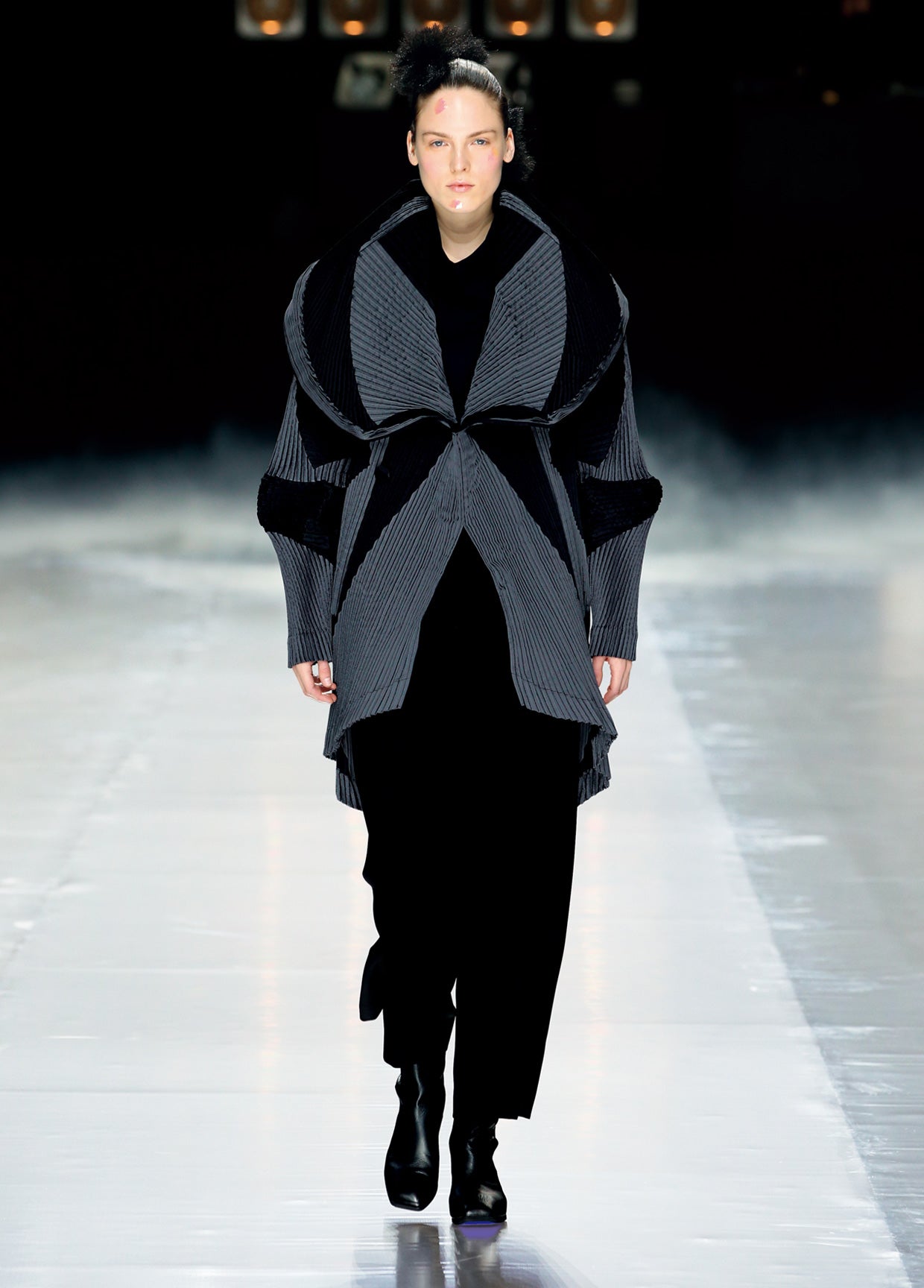 ISSEY MIYAKE AUTUMN WINTER 2016 コレクション18