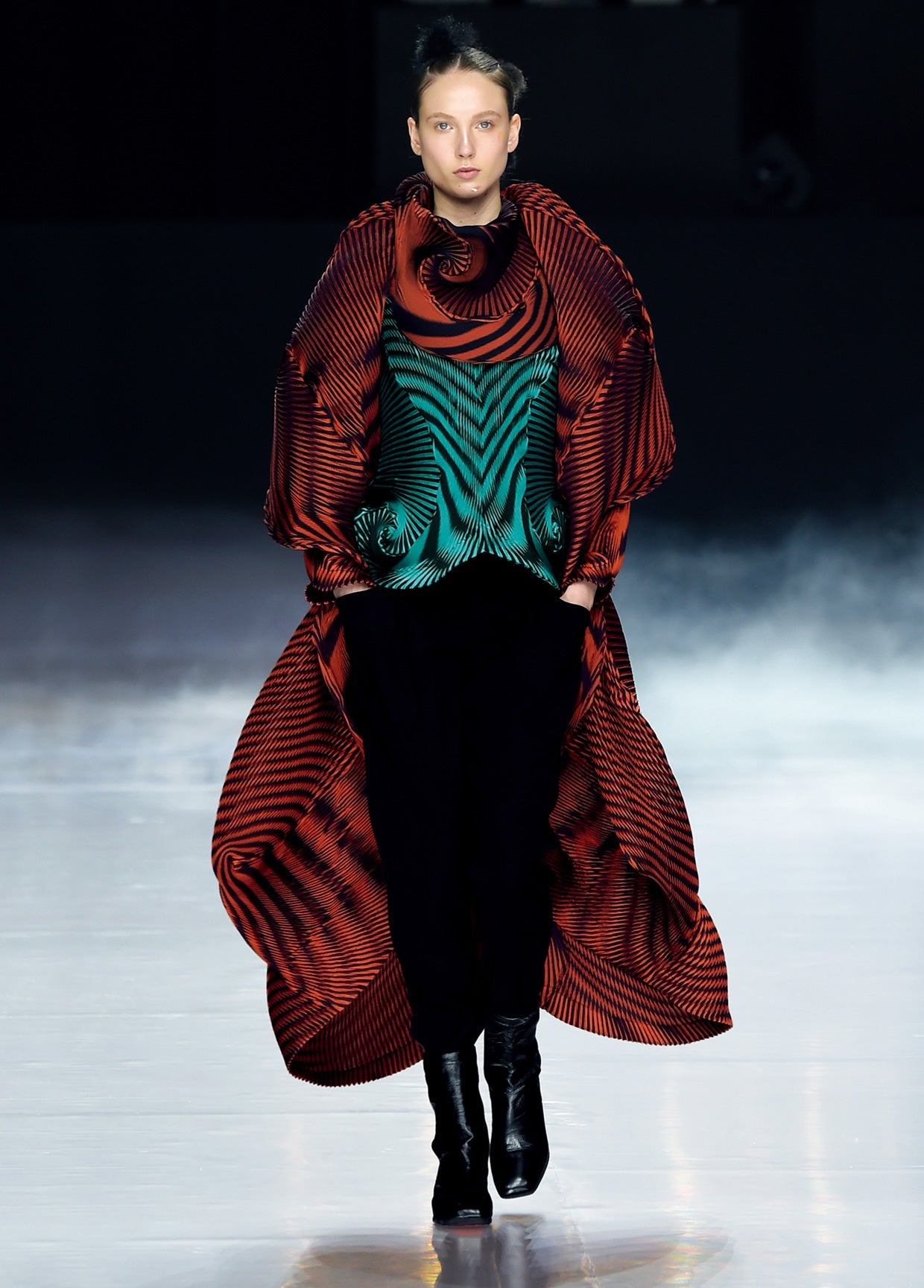 ISSEY MIYAKE AUTUMN WINTER 2016 コレクション34