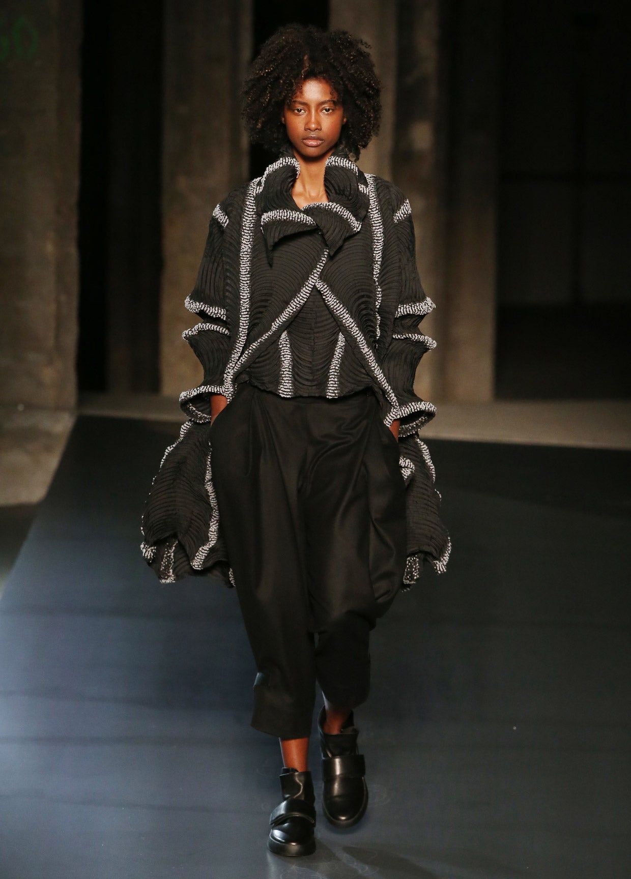 ISSEY MIYAKE AUTUMN WINTER 2018 コレクション12