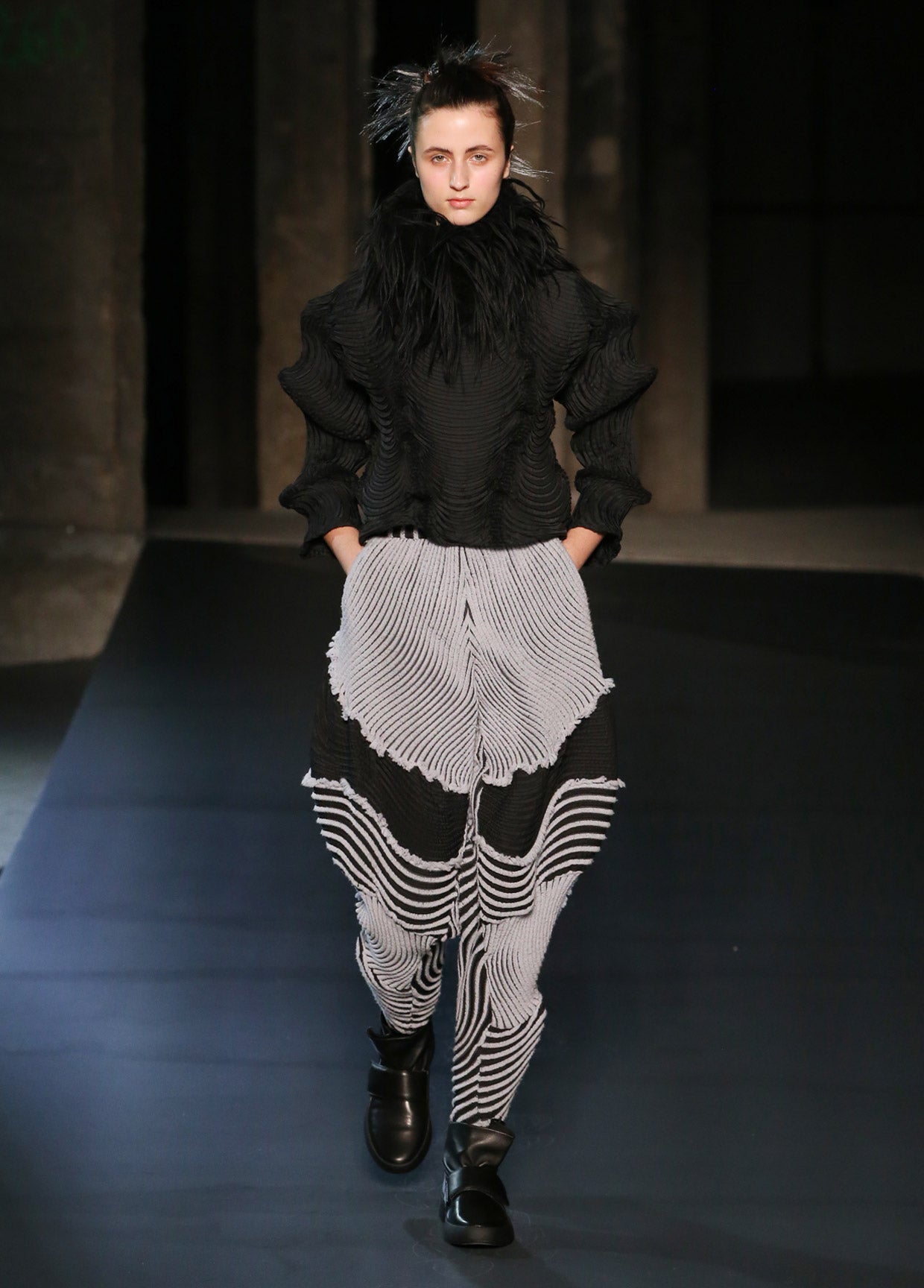 ISSEY MIYAKE AUTUMN WINTER 2018 コレクション13