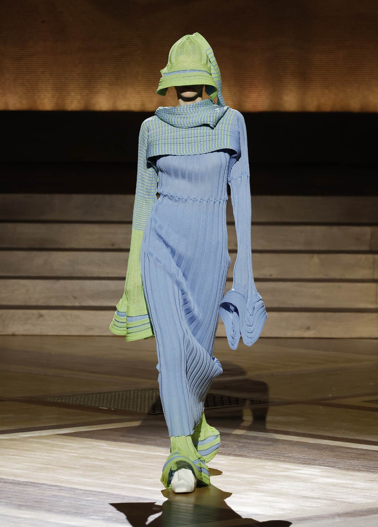 ISSEY MIYAKE AUTUMN WINTER 2024/25 コレクション 01