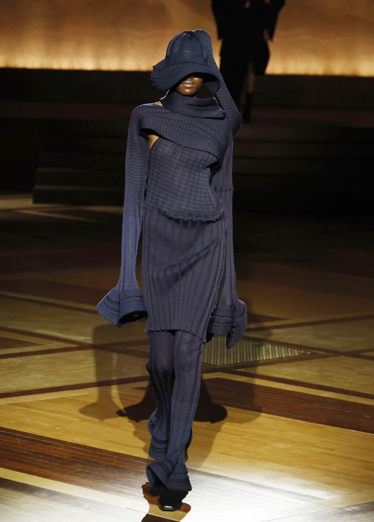 ISSEY MIYAKE AUTUMN WINTER 2024/25 コレクション 03