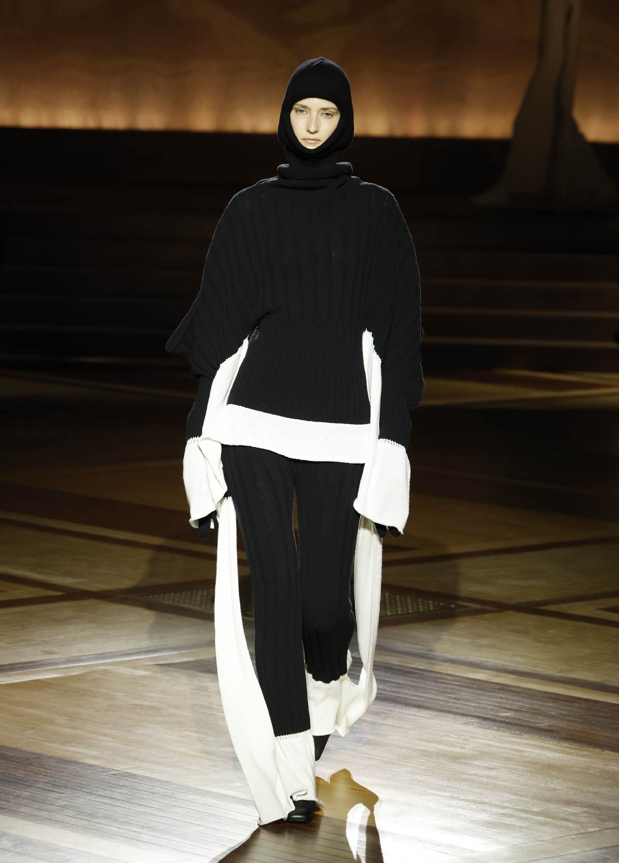 ISSEY MIYAKE AUTUMN WINTER 2024/25 コレクション 11