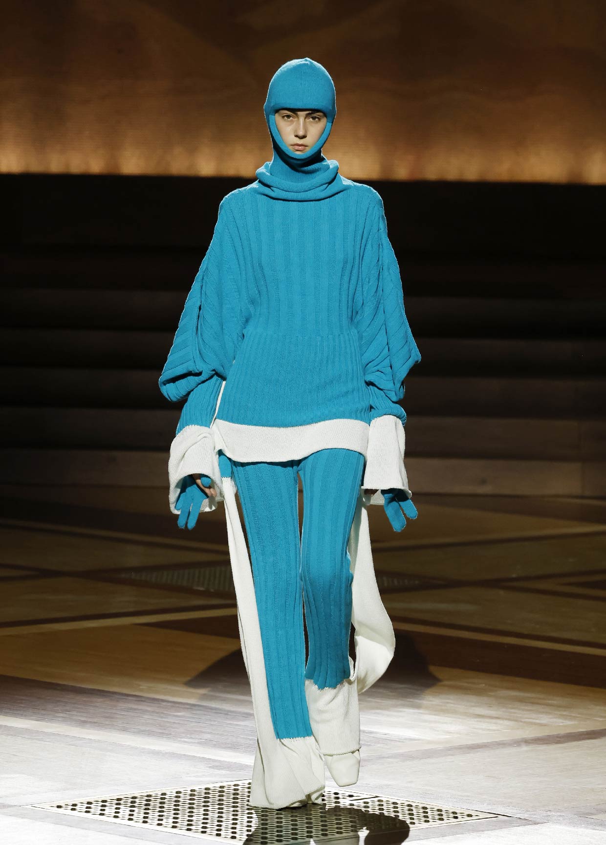 ISSEY MIYAKE AUTUMN WINTER 2024/25 コレクション 13