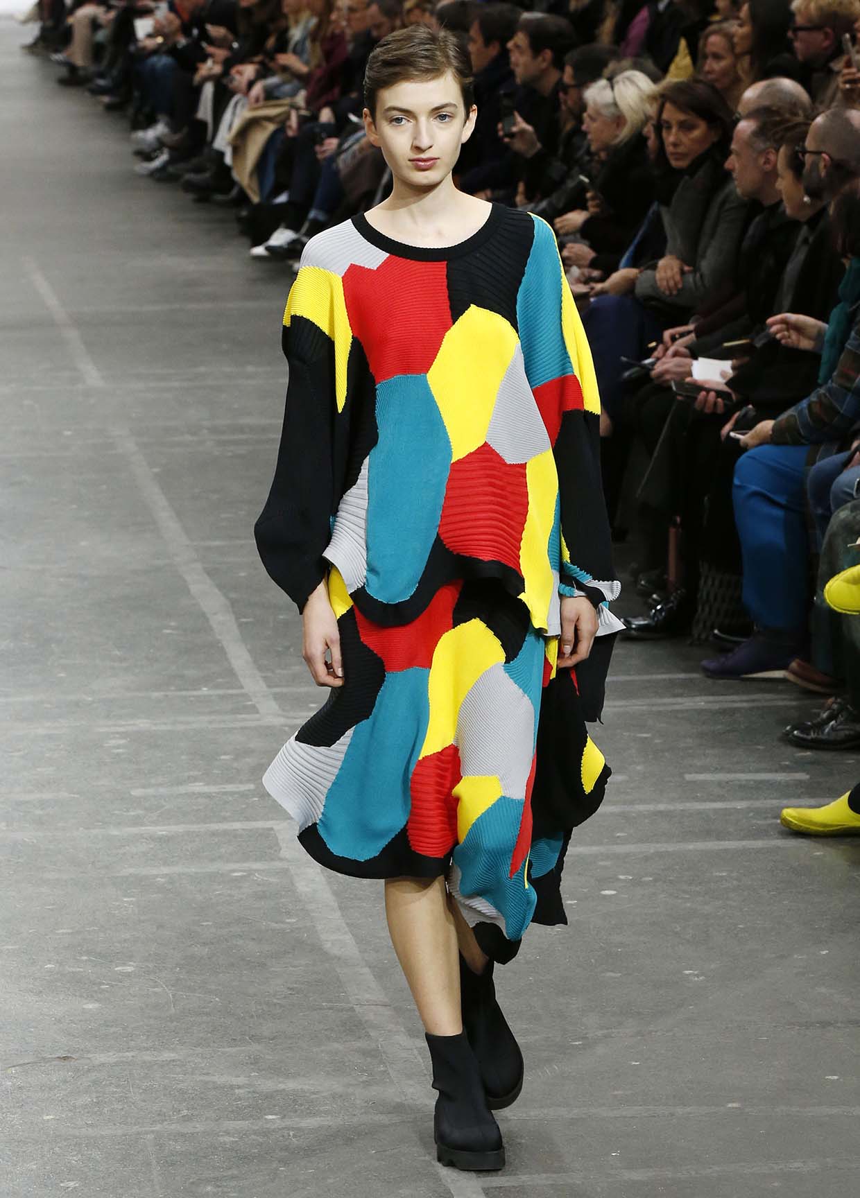 ISSEY MIYAKE AUTUMN WINTER 2020/21 コレクション 19