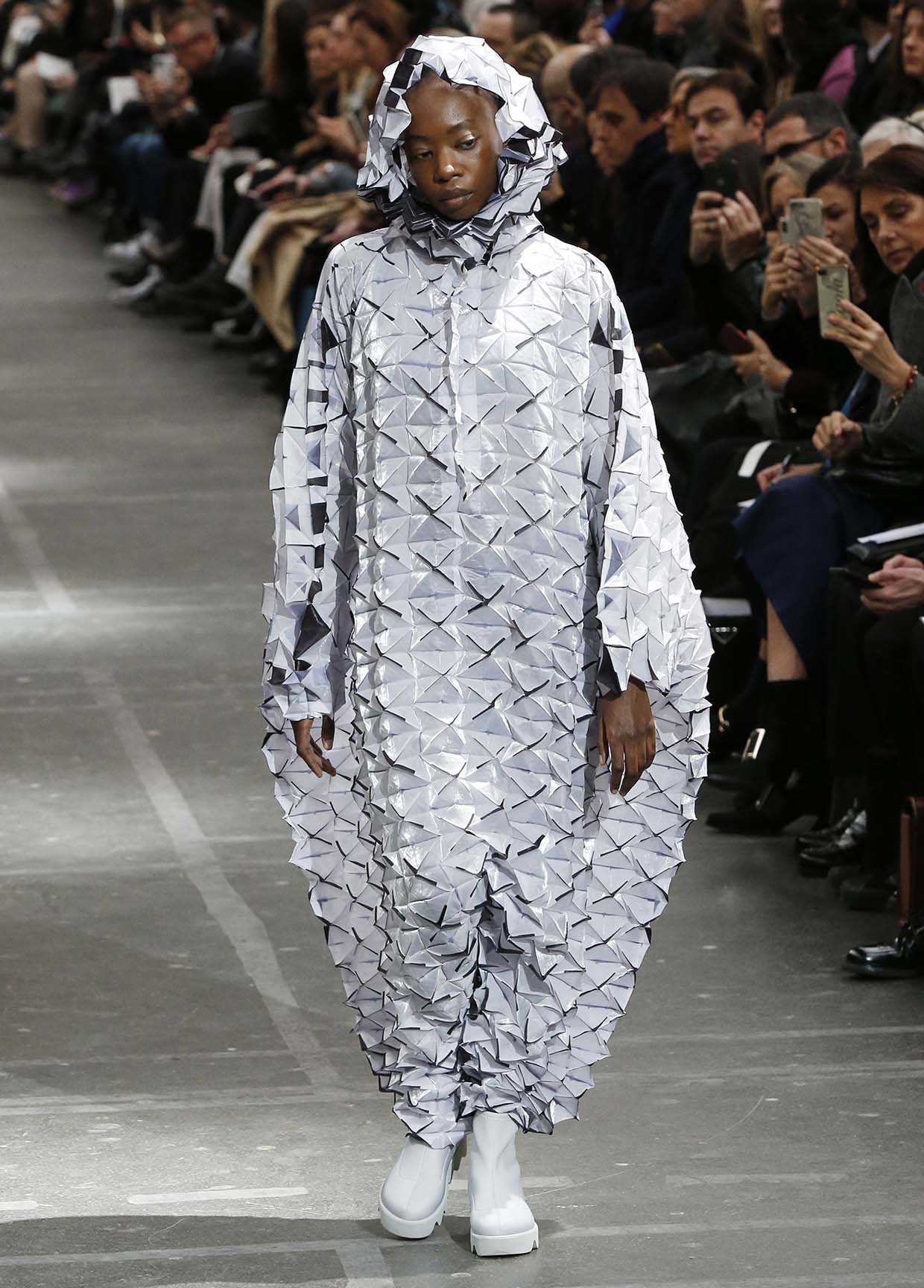 ISSEY MIYAKE AUTUMN WINTER 2020/21 コレクション 44