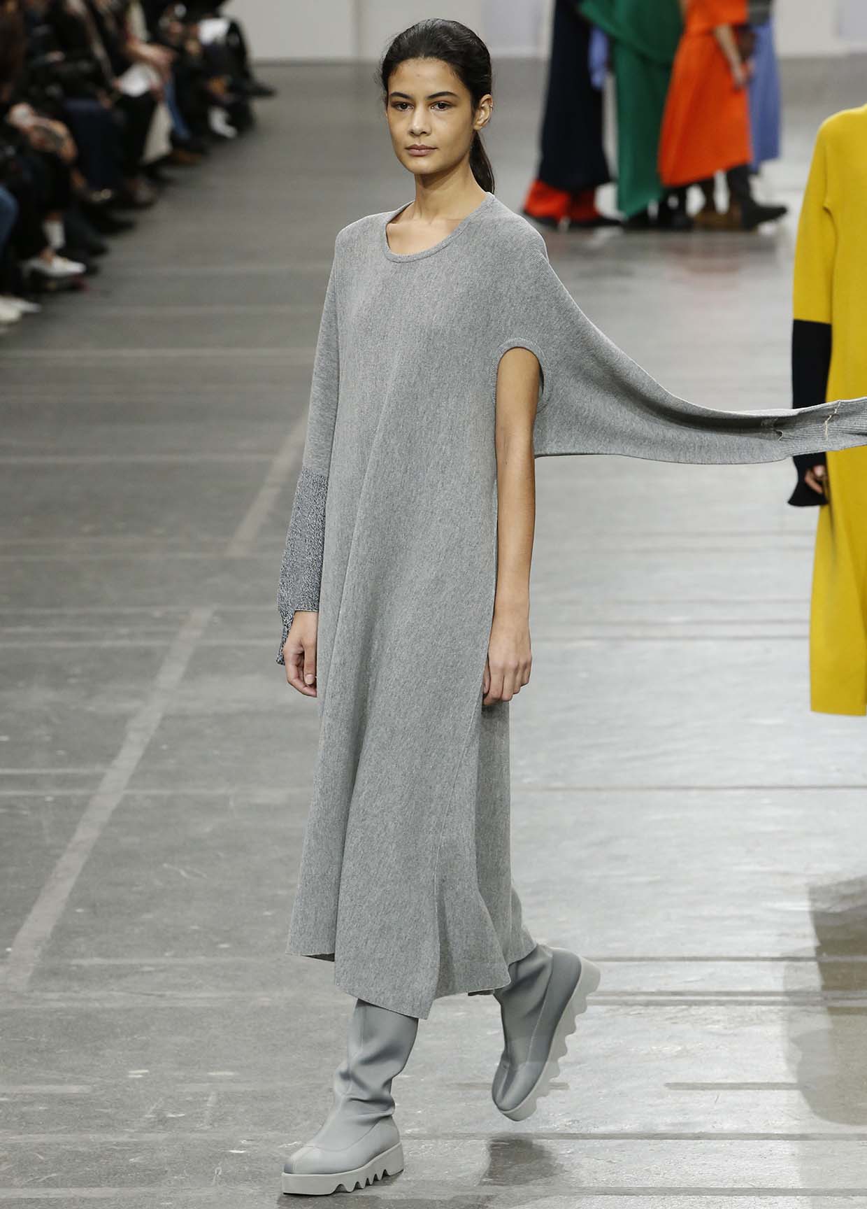 ISSEY MIYAKE AUTUMN WINTER 2020/21 コレクション 56