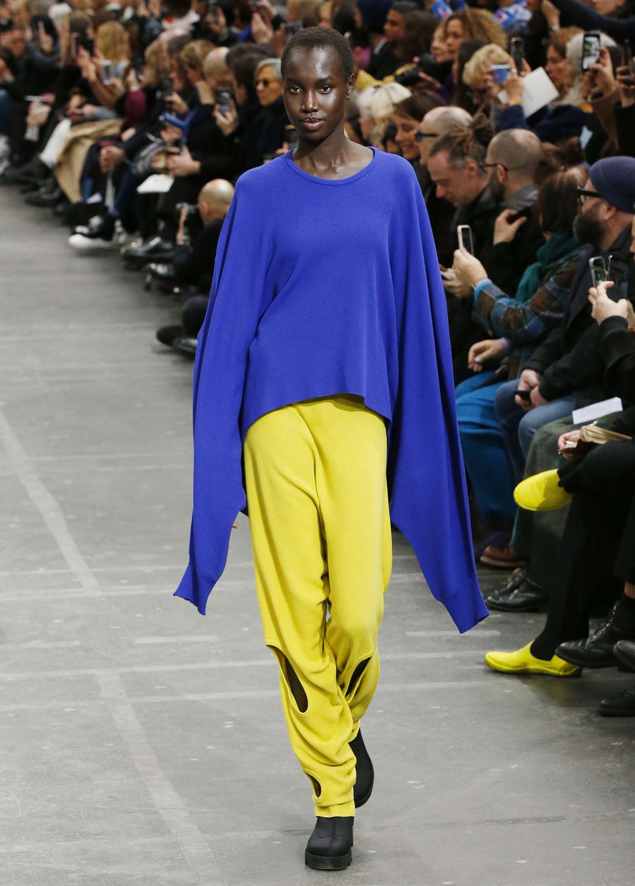 ISSEY MIYAKE AUTUMN WINTER 2020/21 コレクション 64