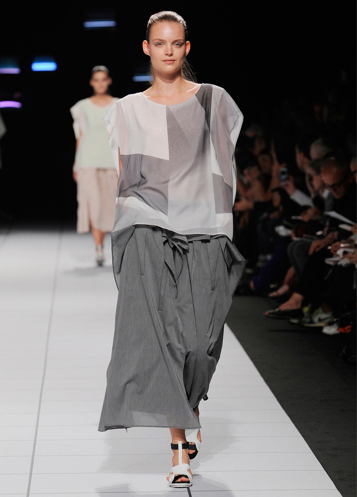 ISSEY MIYAKE SPRING SUMMER 2014 コレクション 33 – isseymiyake.com