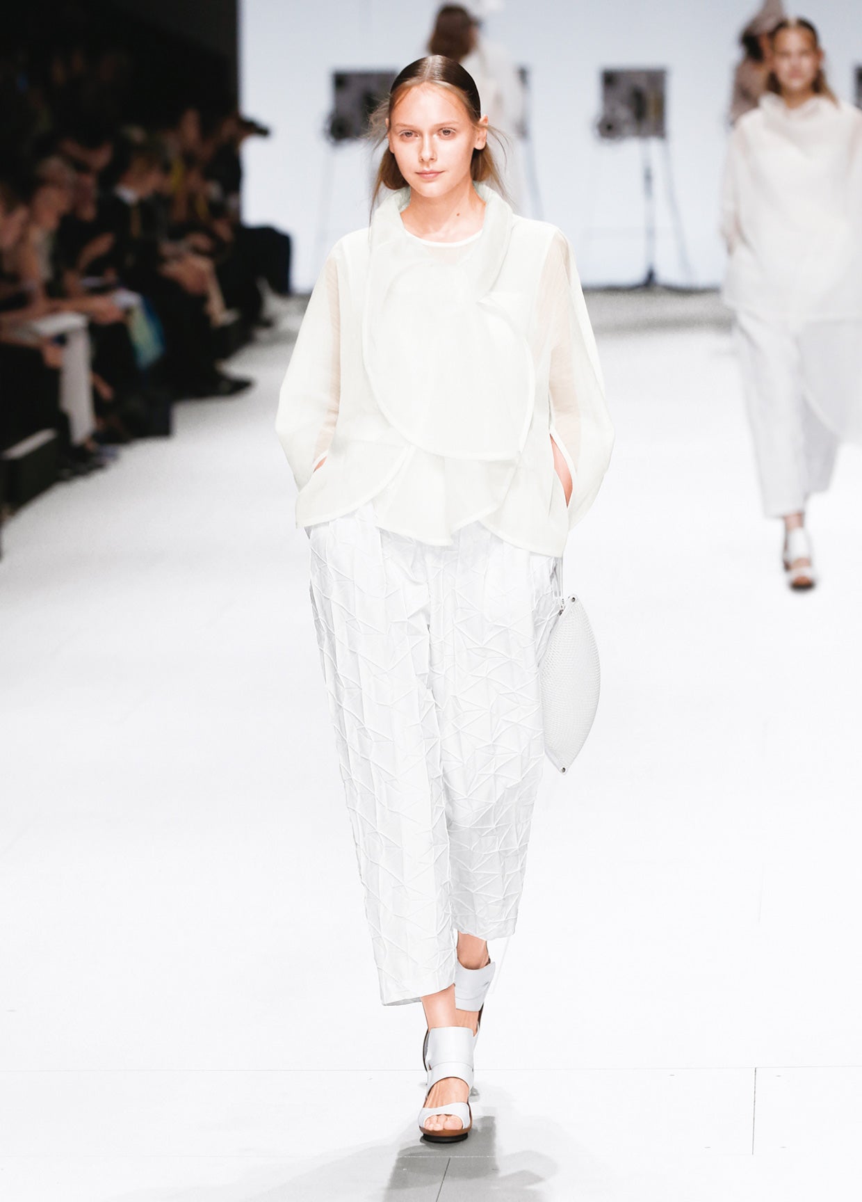 ISSEY MIYAKE SPRING SUMMER 2015 コレクション 08