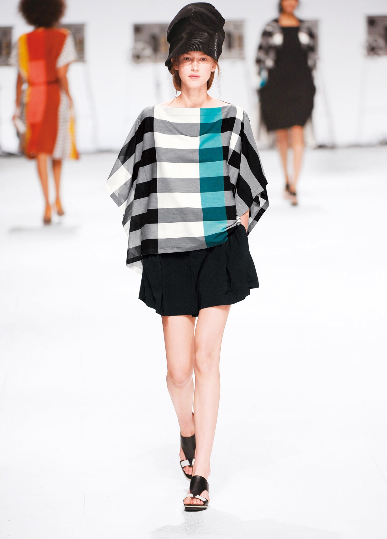 ISSEY MIYAKE SPRING SUMMER 2015 コレクション 33
