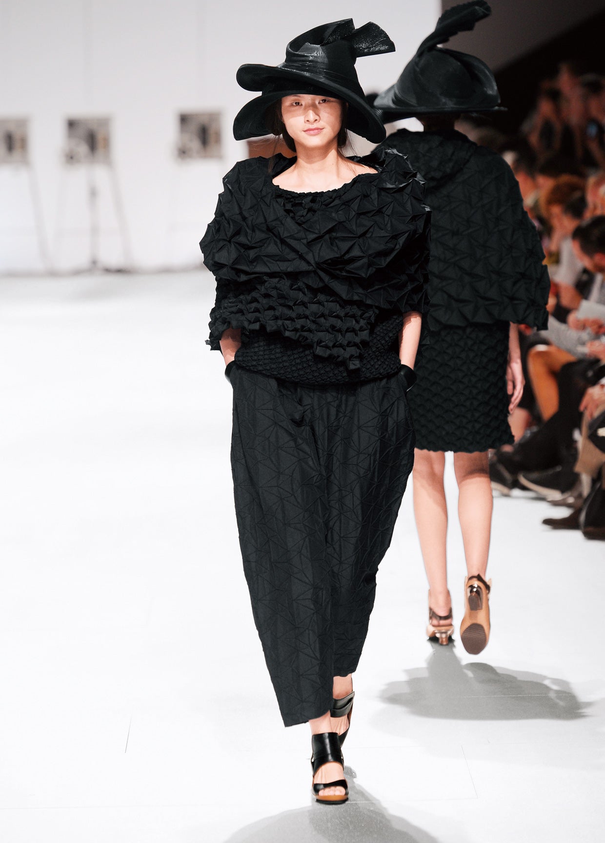 ISSEY MIYAKE SPRING SUMMER 2015 コレクション 39