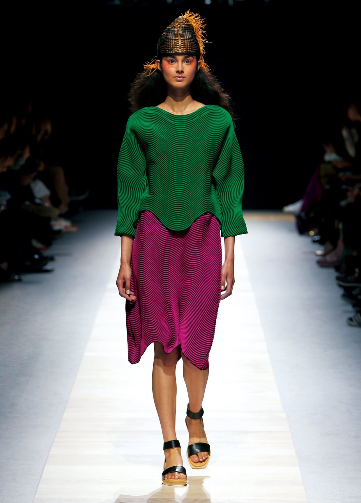 ISSEY MIYAKE SPRING SUMMER 2016 コレクション21