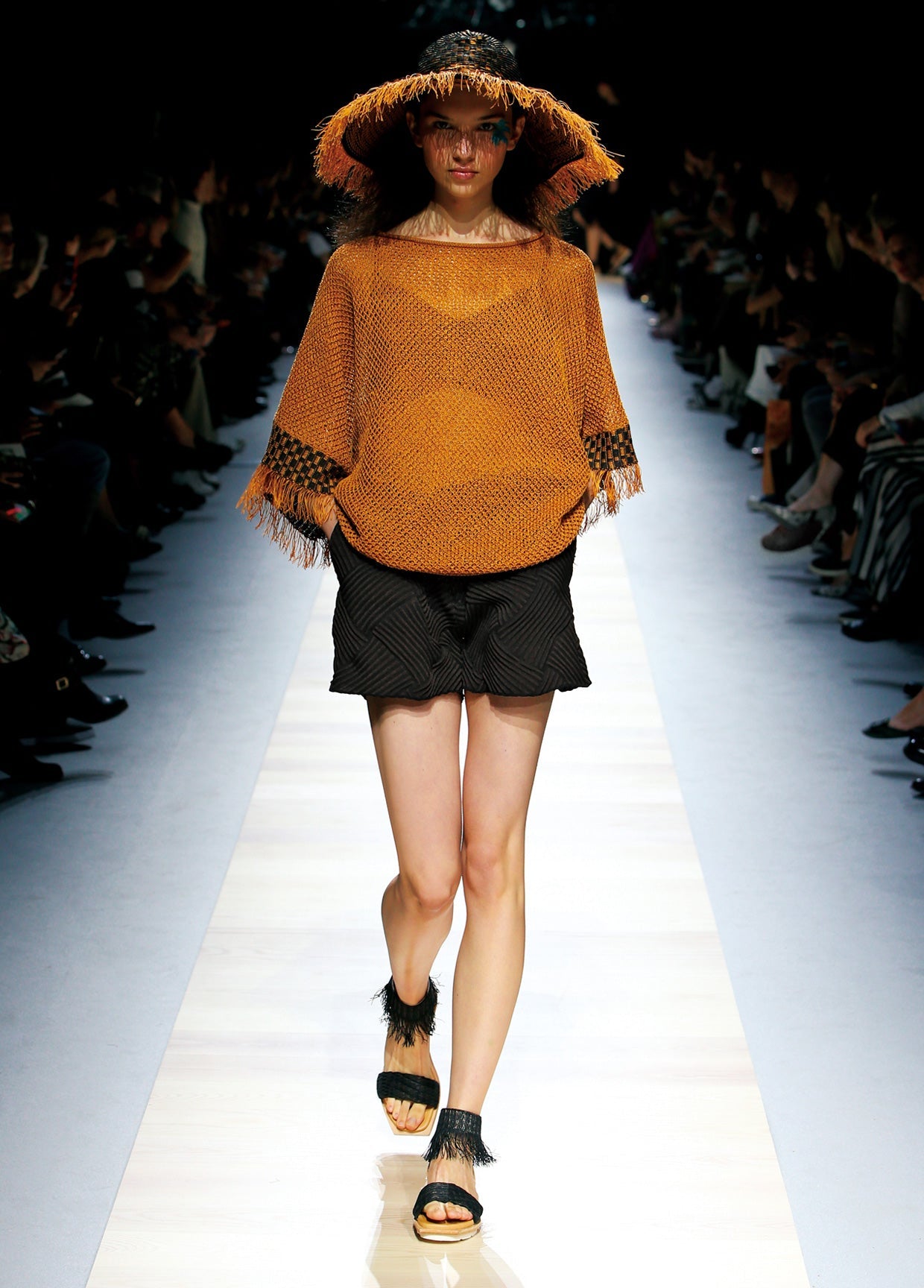 ISSEY MIYAKE SPRING SUMMER 2016 コレクション25
