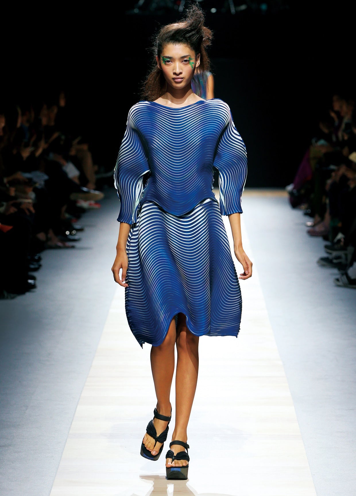 ISSEY MIYAKE SPRING SUMMER 2016 コレクション35