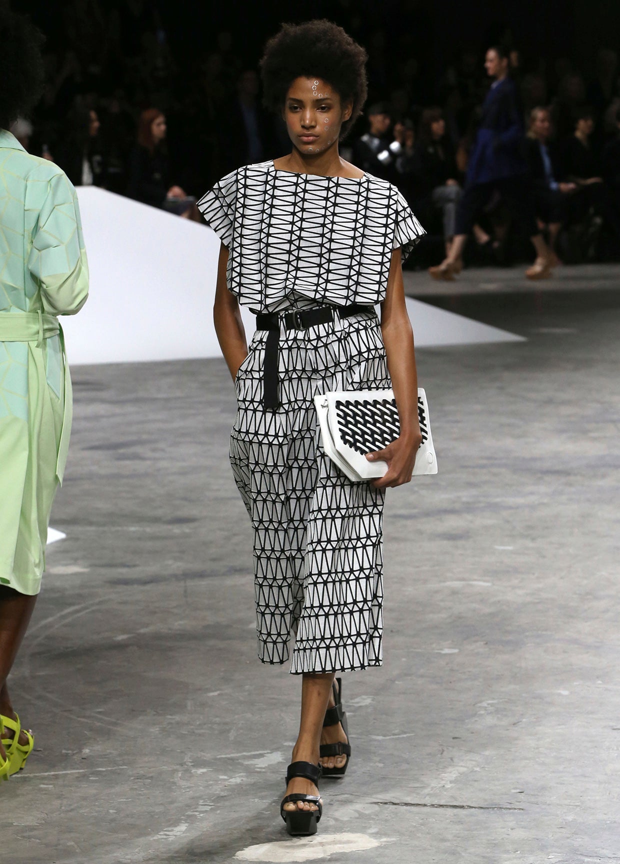 ISSEY MIYAKE SPRING SUMMER 2017 コレクション16