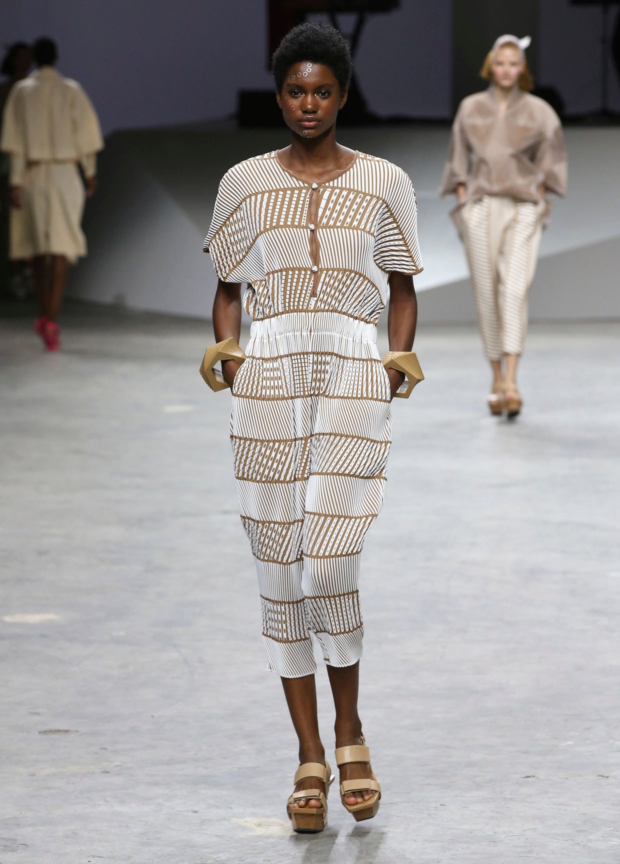 ISSEY MIYAKE SPRING SUMMER 2017 コレクション19