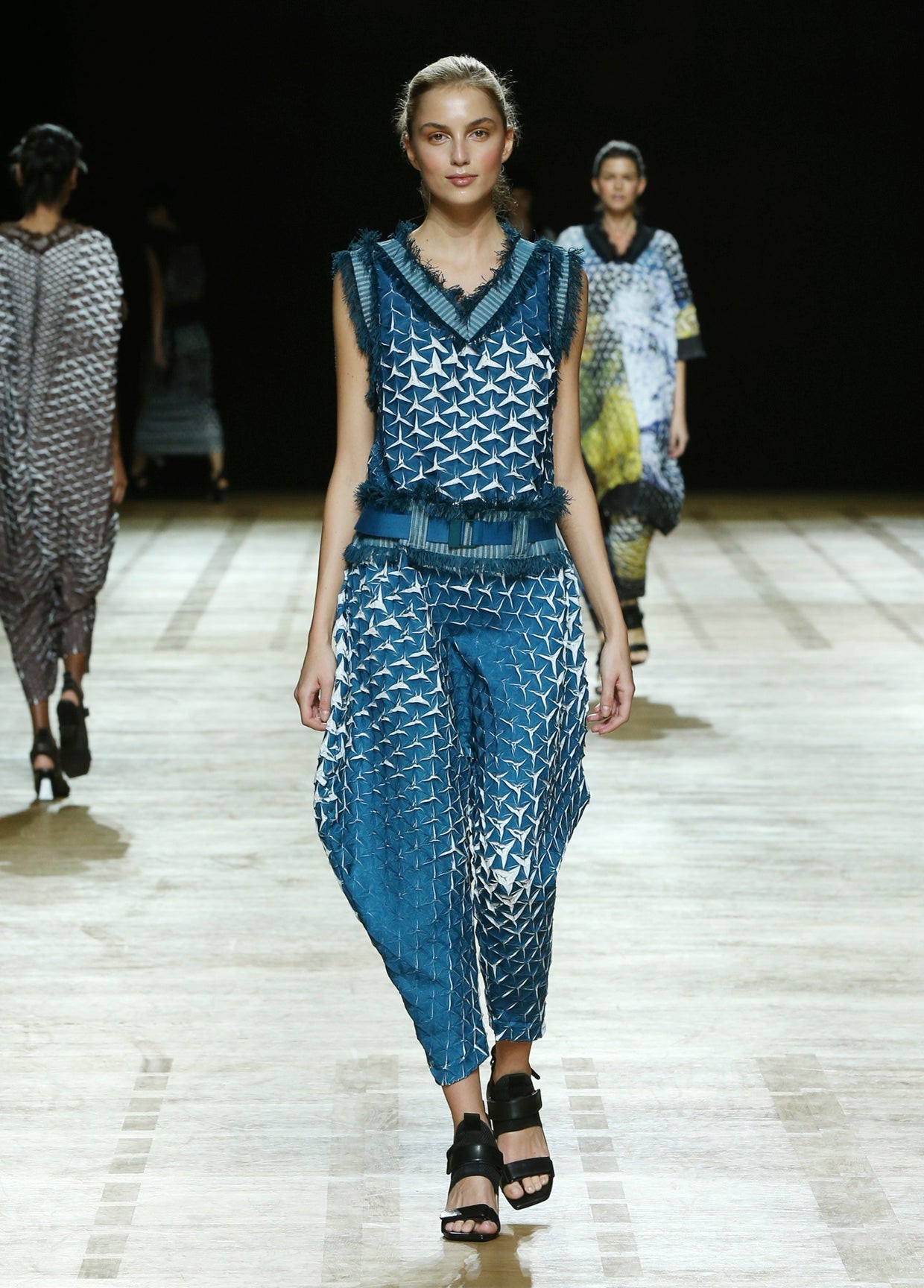 ISSEY MIYAKE SPRING SUMMER 2018 コレクション06