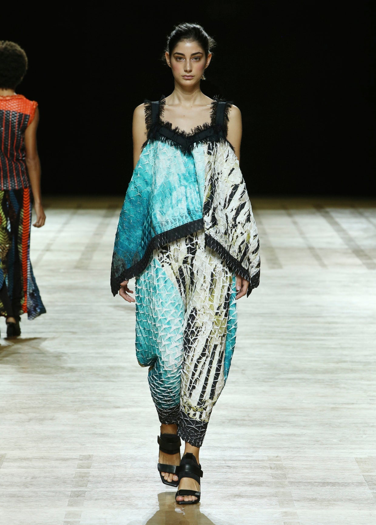 ISSEY MIYAKE SPRING SUMMER 2018 コレクション12