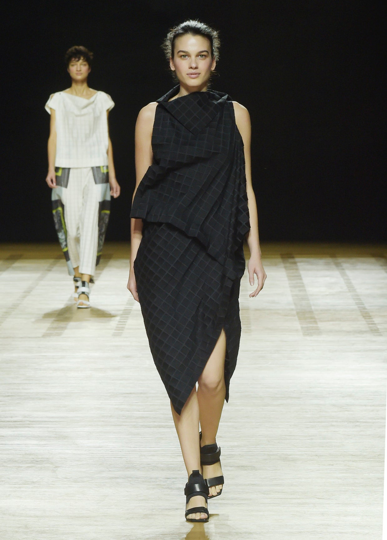 ISSEY MIYAKE SPRING SUMMER 2018 コレクション30
