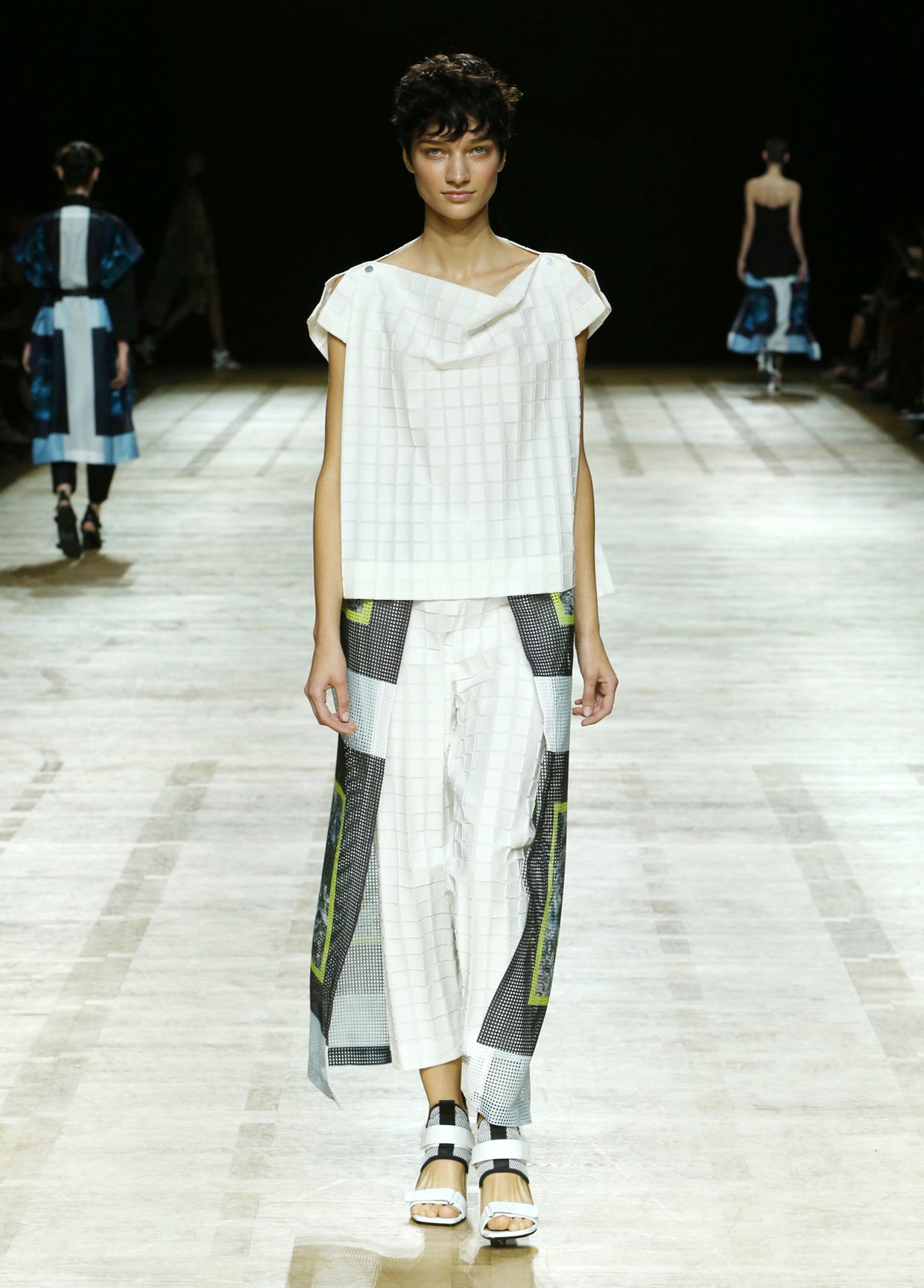 ISSEY MIYAKE SPRING SUMMER 2018 コレクション32