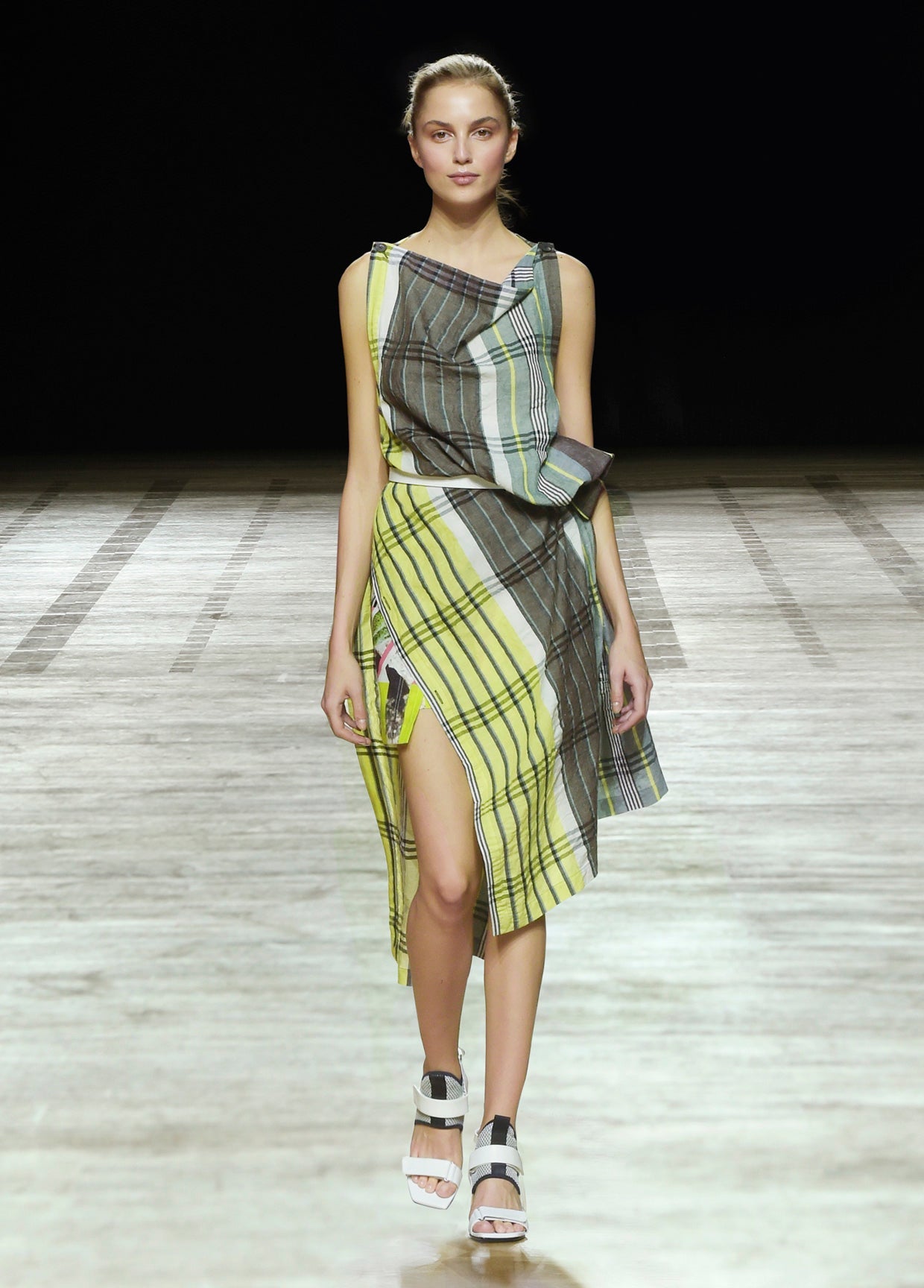 ISSEY MIYAKE SPRING SUMMER 2018 コレクション36