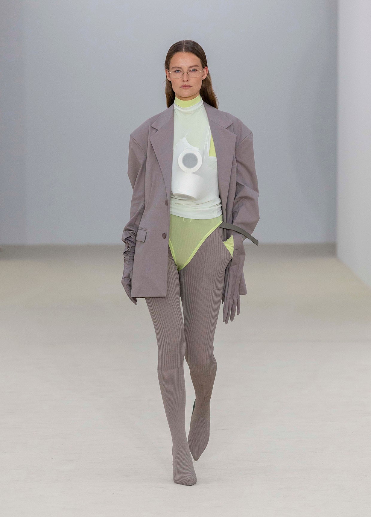 ISSEY MIYAKE SPRING SUMMER 2026 コレクション 19 – isseymiyake.com