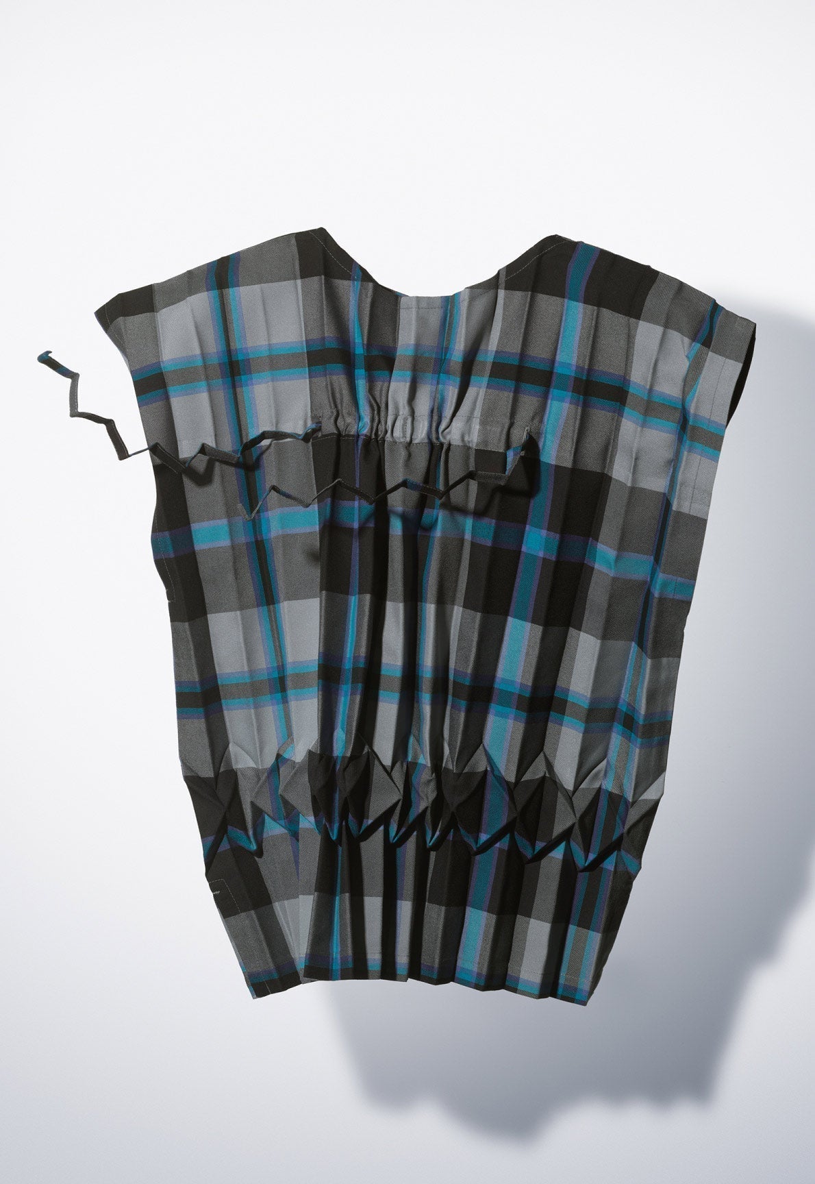 me ISSEY MIYAKE カタログ AW25 31