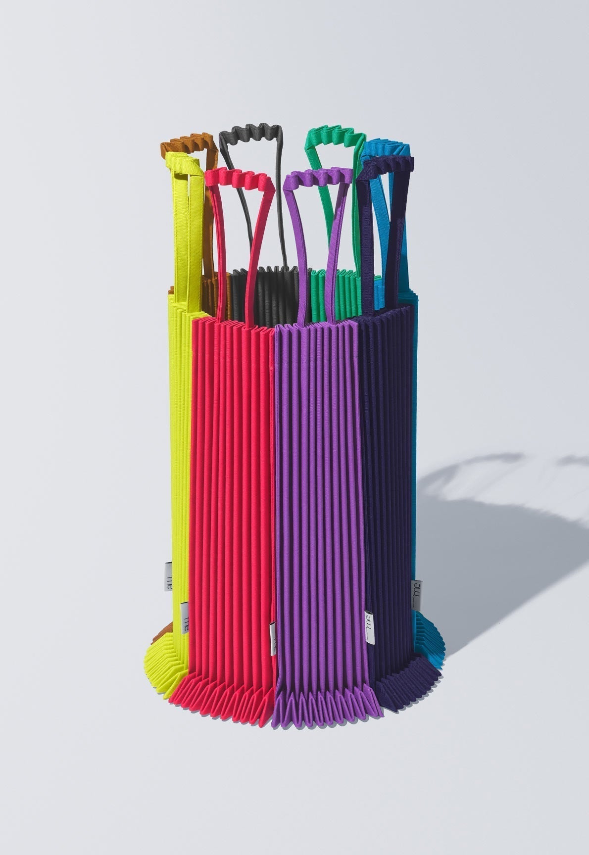 me ISSEY MIYAKE カタログ SS26 37