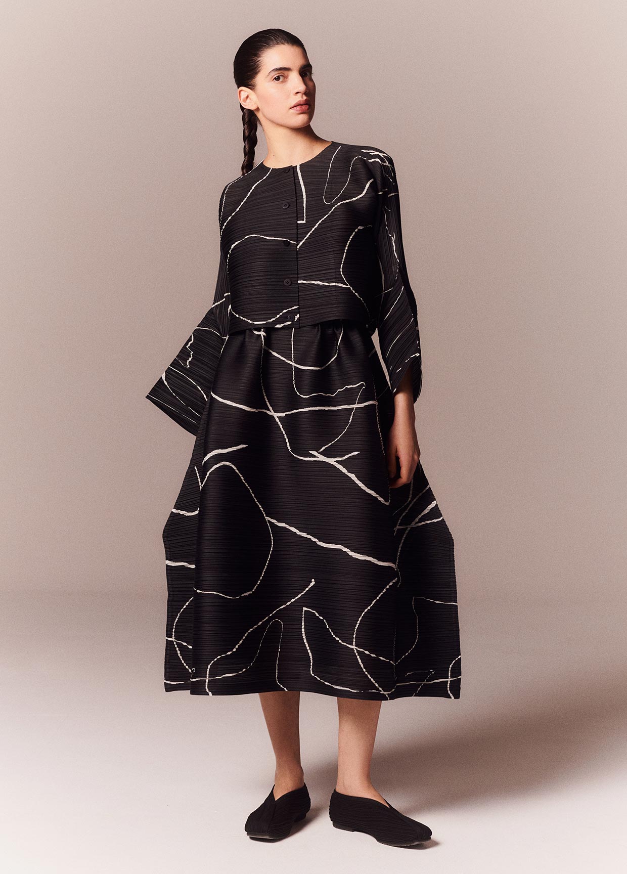 PLEATS PLEASE ISSEY MIYAKE LOOK 23