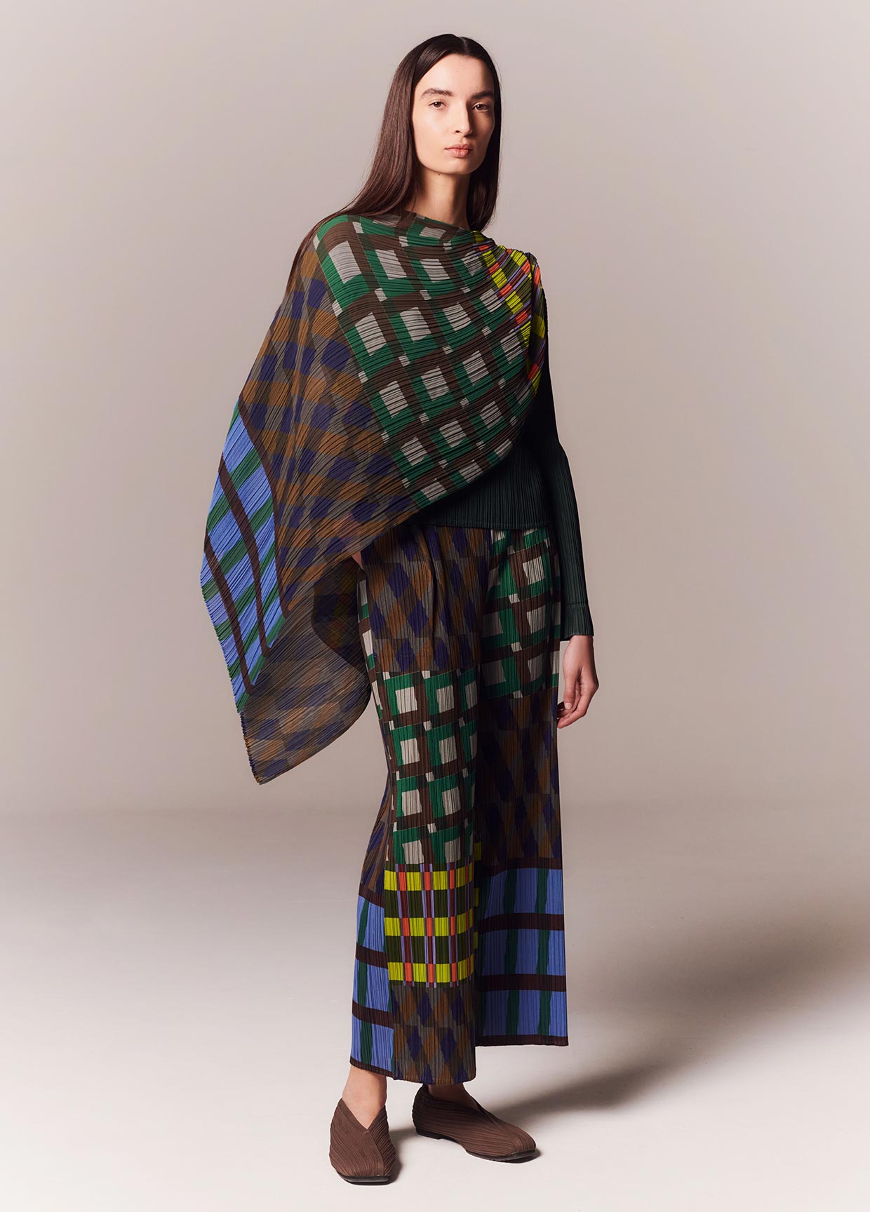 PLEATS PLEASE ISSEY MIYAKE LOOK 50