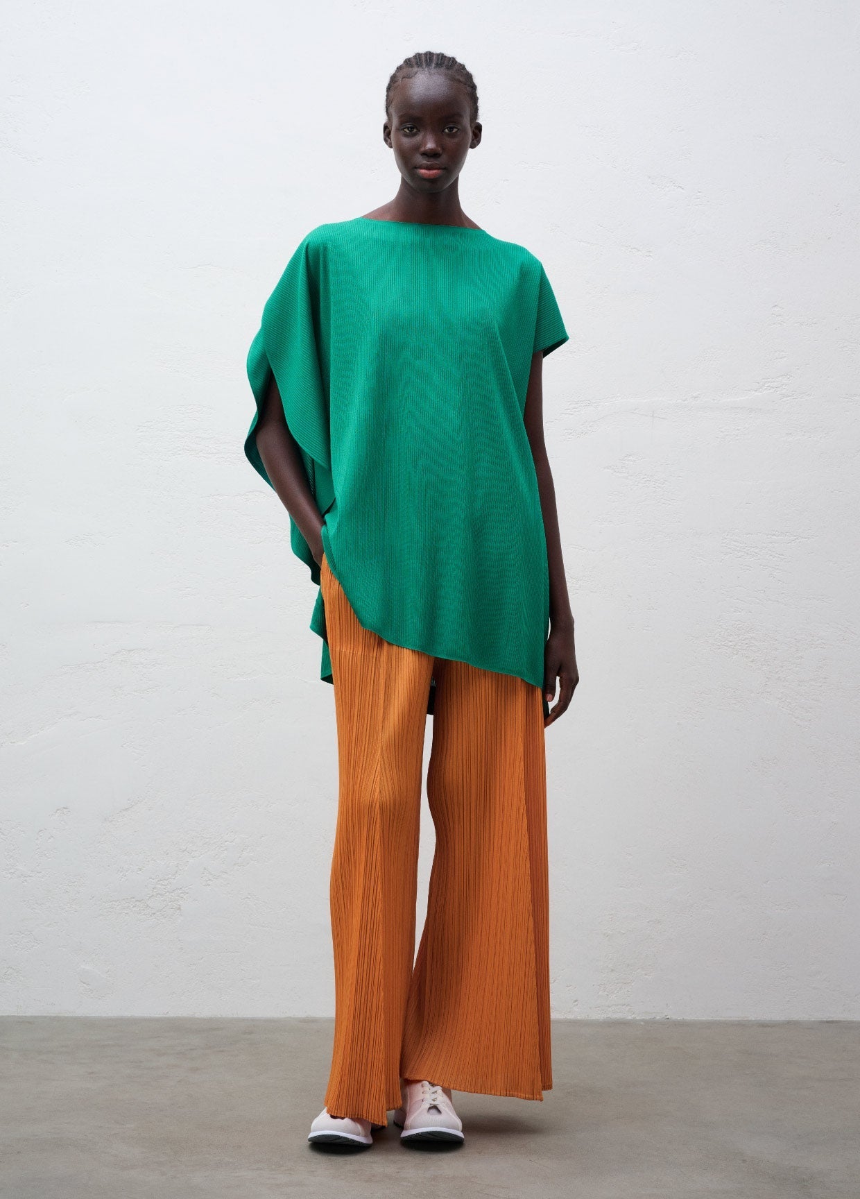 PLEATS PLEASE ISSEY MIYAKE LOOK 03