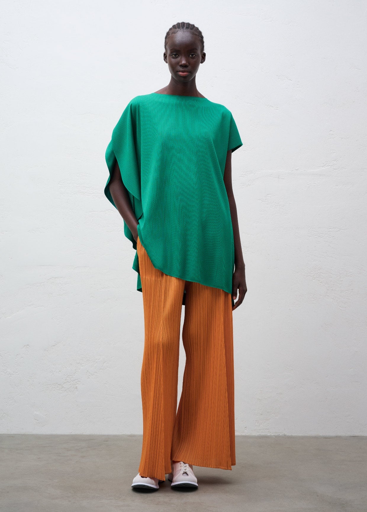 PLEATS PLEASE ISSEY MIYAKE LOOK 06