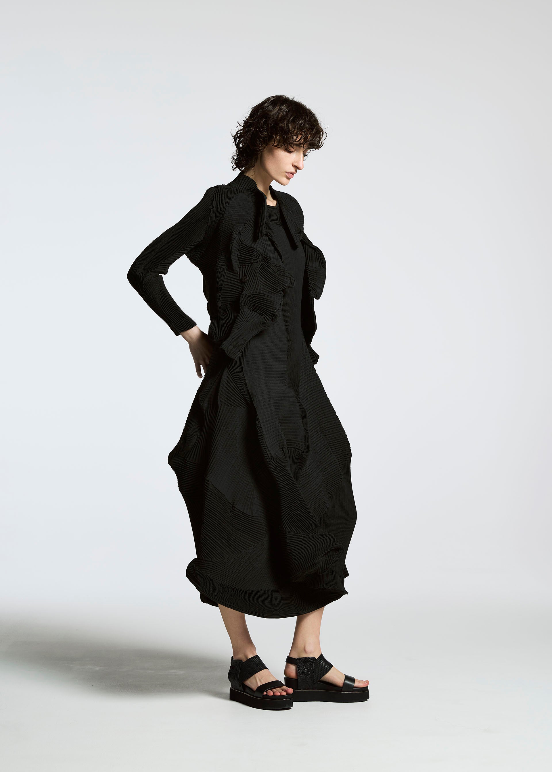 ウィメンズ／ジャケット＆コート／ジャケット＆ブルゾン – isseymiyake.com