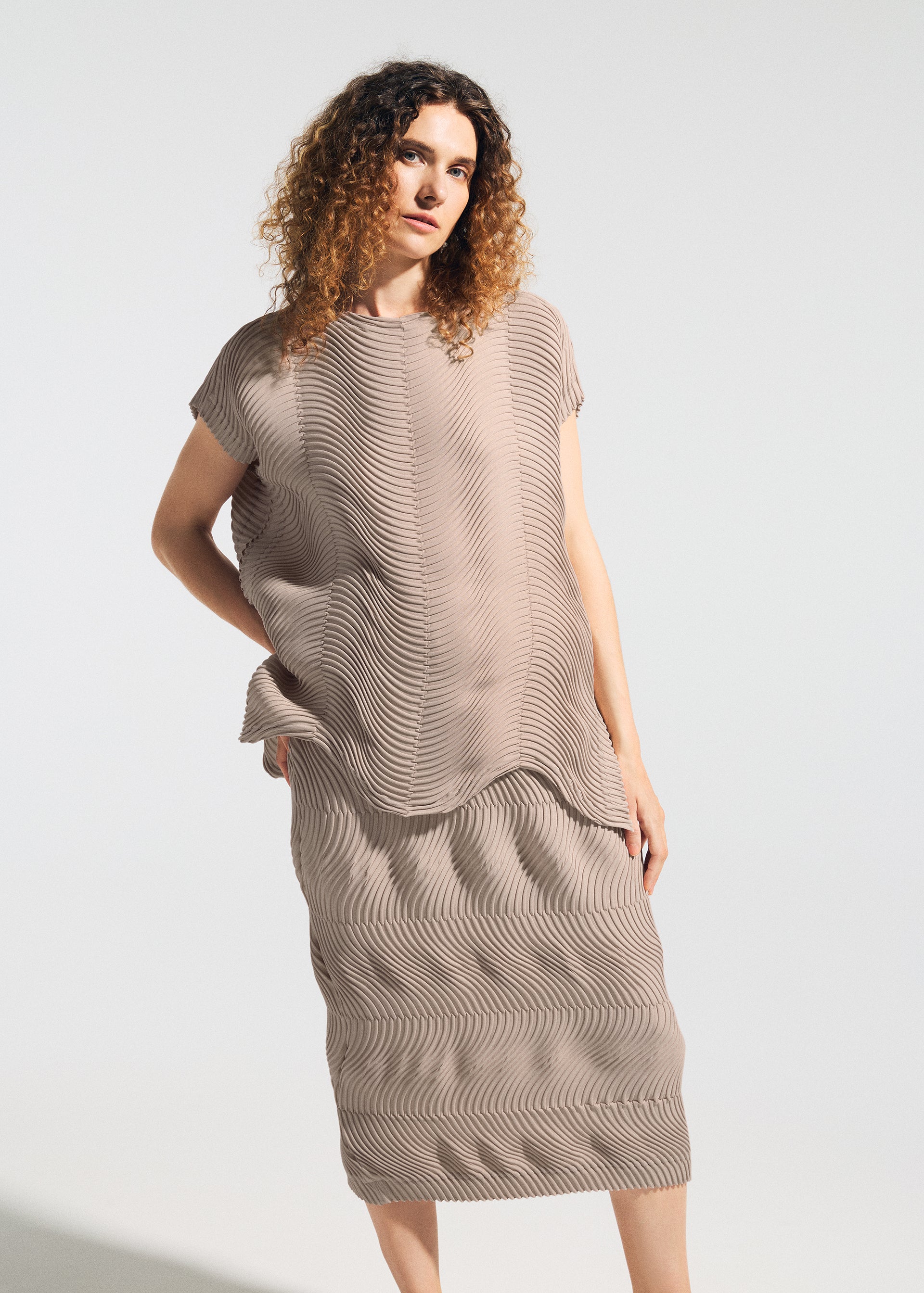 【me ISSEY MIYAKE】軽量 フェイクファー フレアスカート TYPE-P 006 – isseymiyake.com