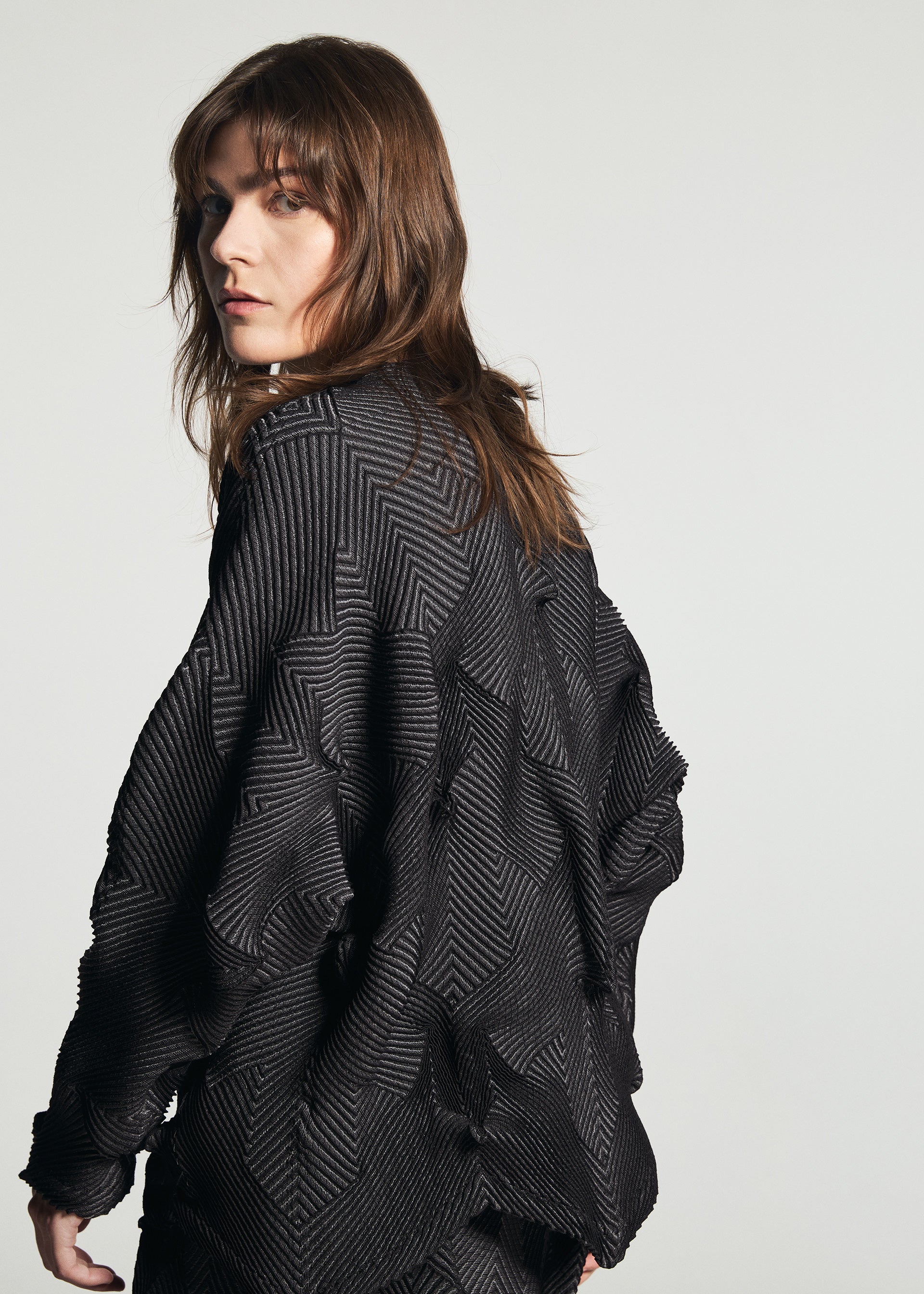 HaaT ISSEY MIYAKE ブラックカーディガン　サイズ表記2 TYPE-O 010-1 – isseymiyake.com