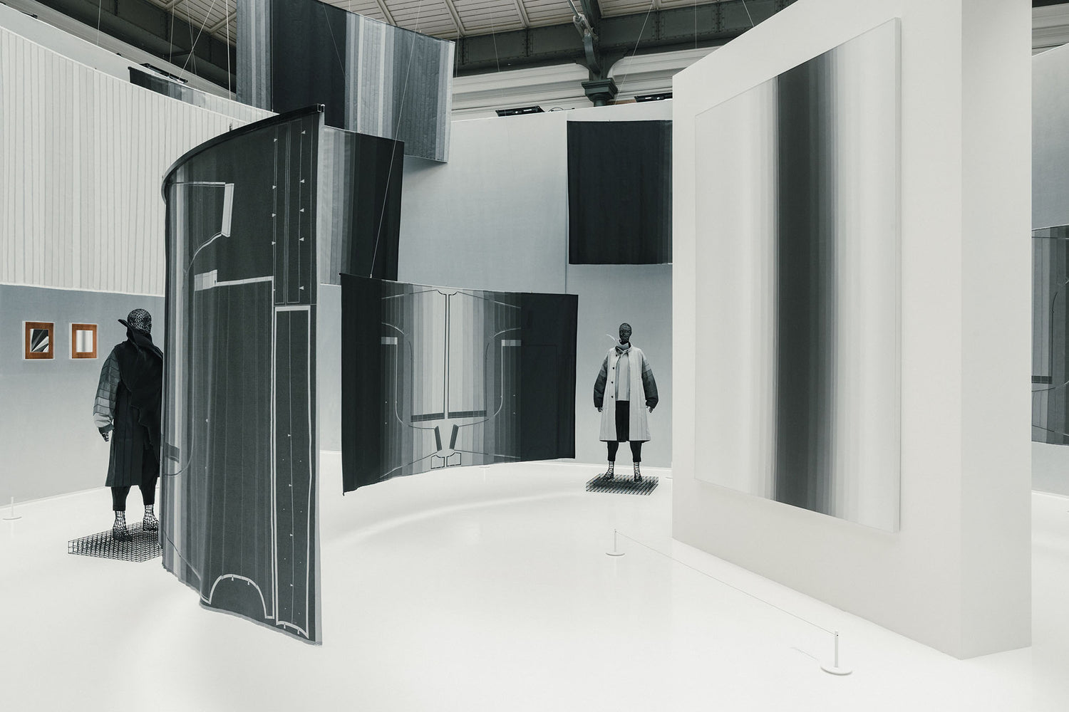 土地を纏う、纏われる建築