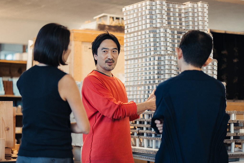 土地を纏う、纏われる建築