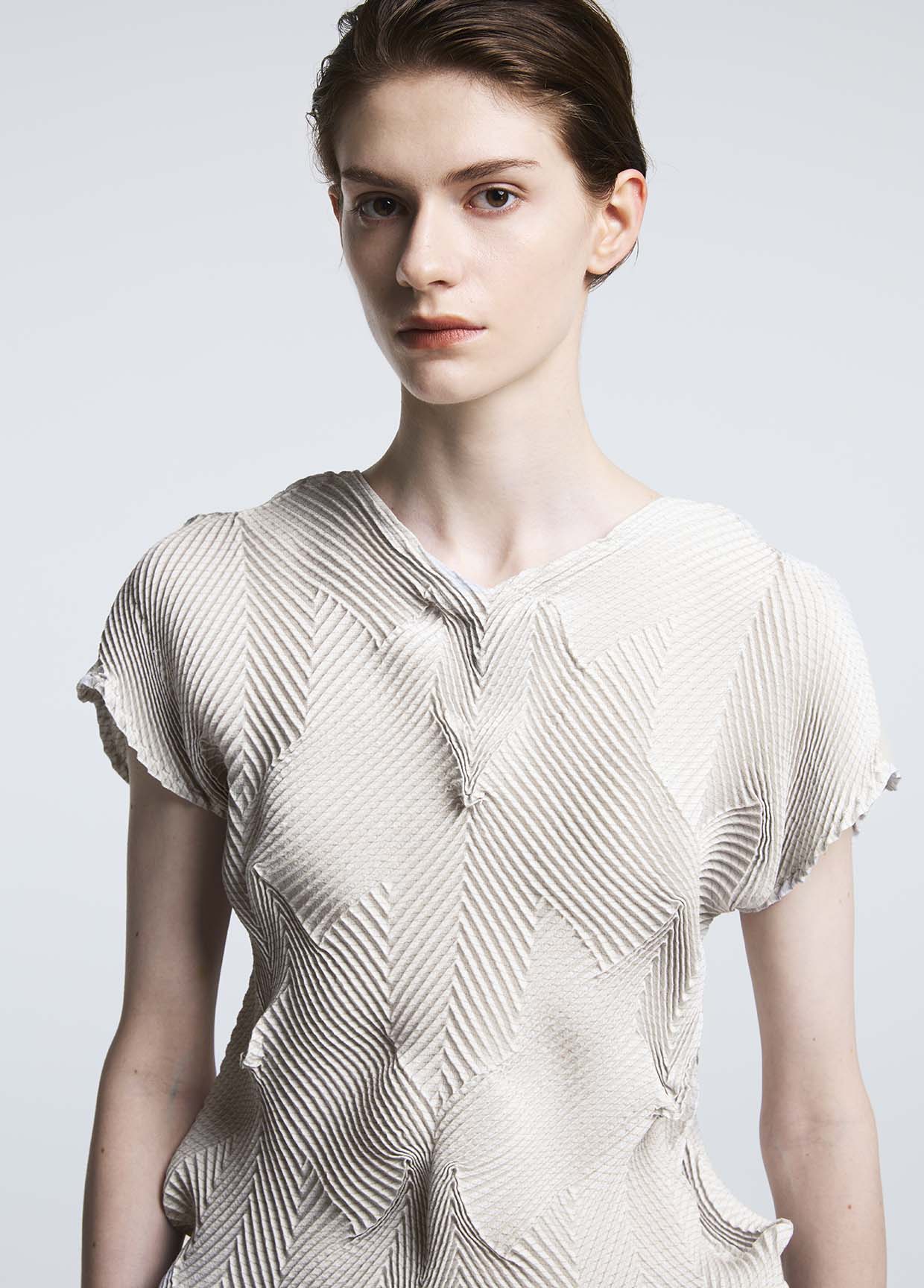 A-POC ABLE ISSEY MIYAKE フィッシュテールパーカー アイテムのご紹介「TYPE-O 002」 – isseymiyake.com