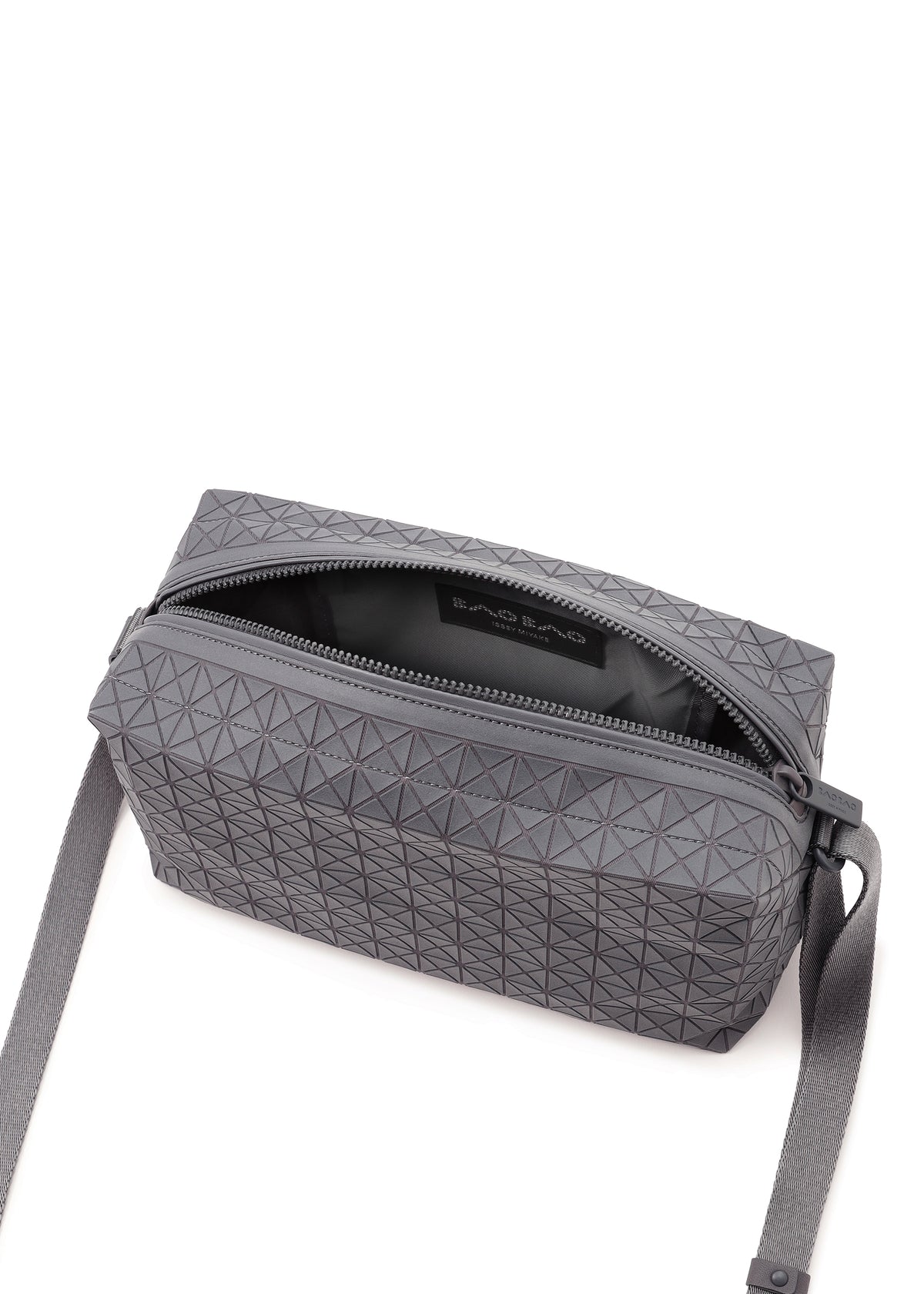 SADDLE BAG ONE-TONE – isseymiyake.com