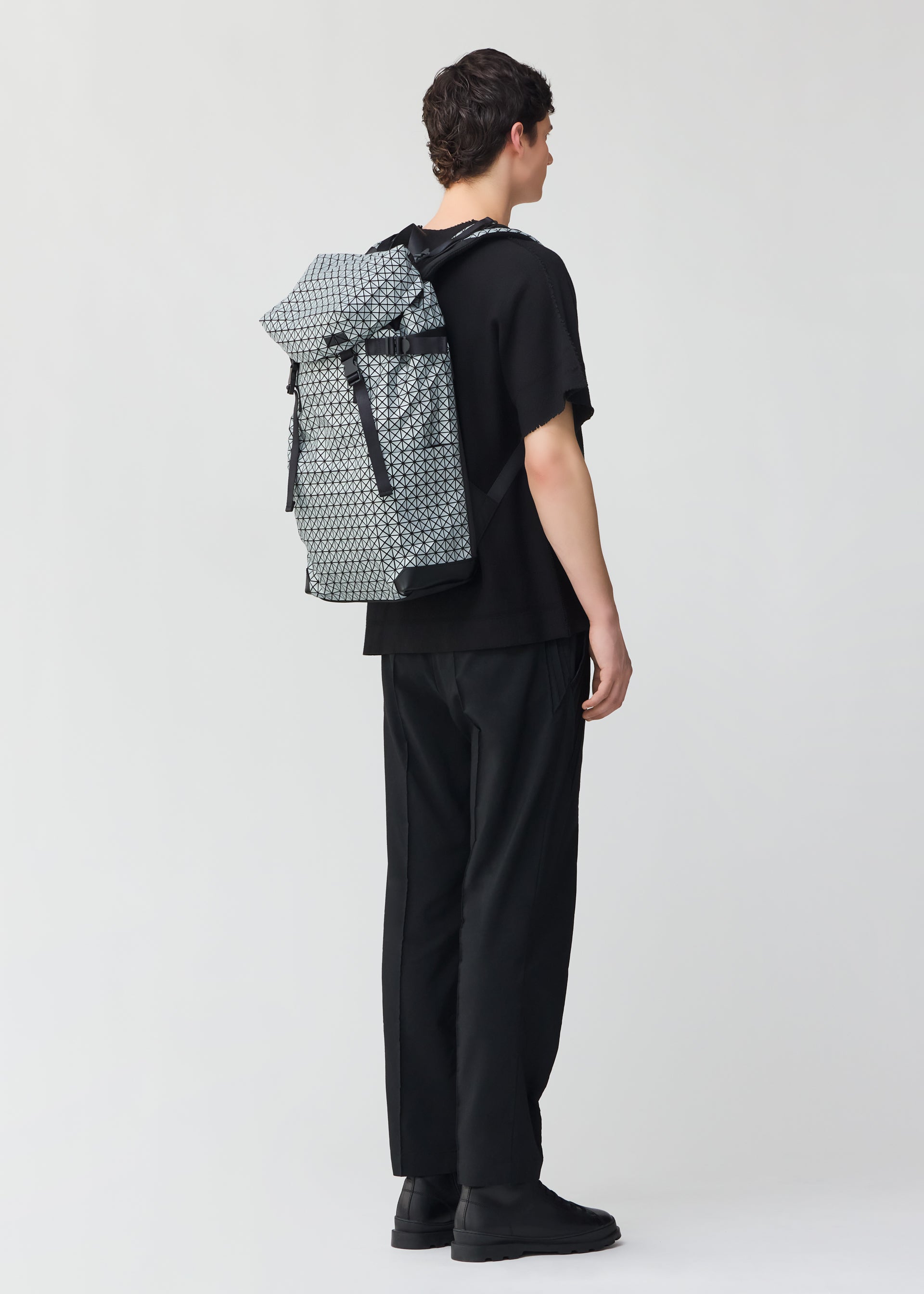 HIKER REFLECTOR、バッグ&財布_バックパック、着用画像1