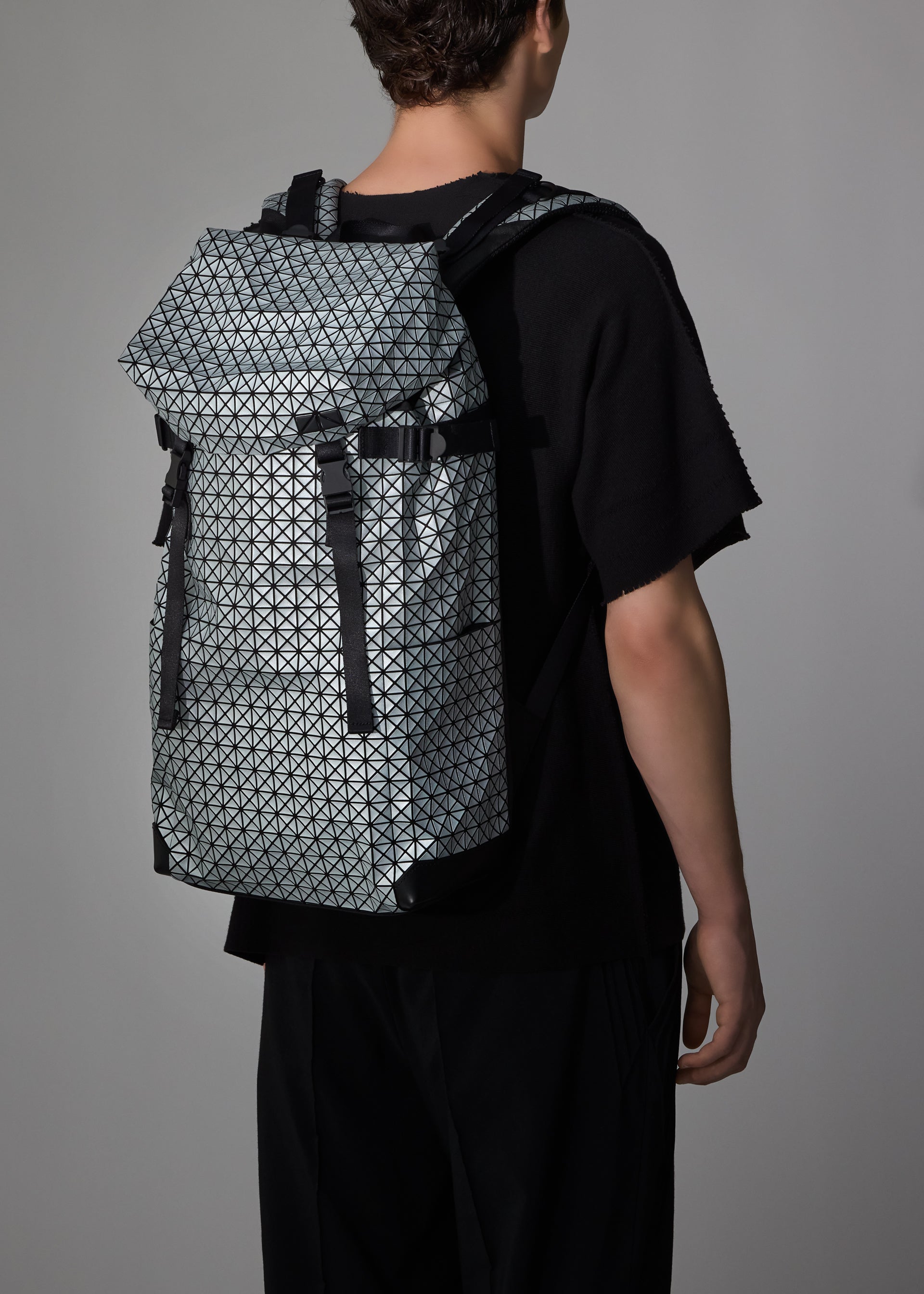 HIKER REFLECTOR – isseymiyake.com