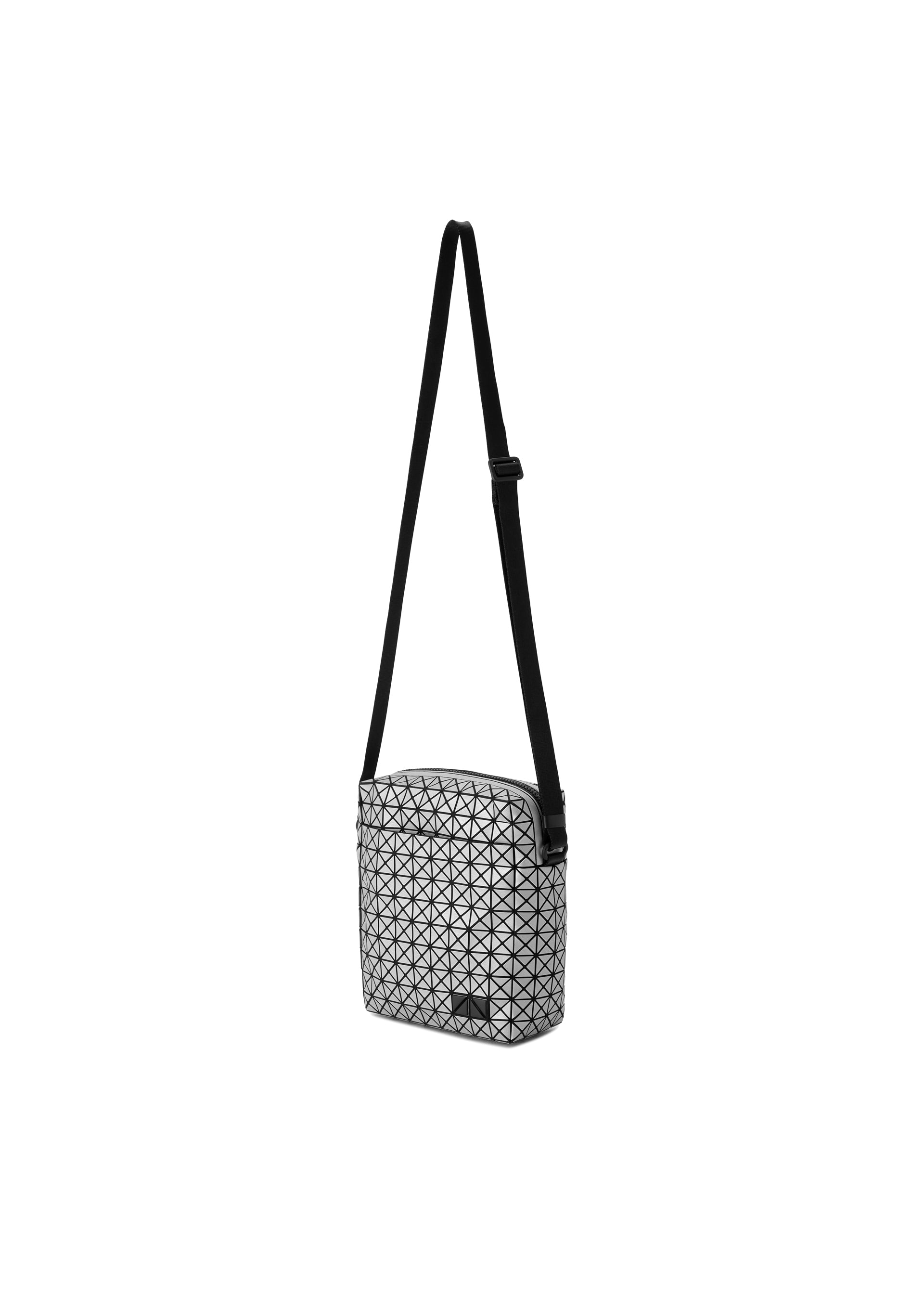 【BAOBAO ISSAY MIYAKE】VOYAGER REFLECTOR ショルダーバッグ VOYAGER REFLECTOR – isseymiyake.com